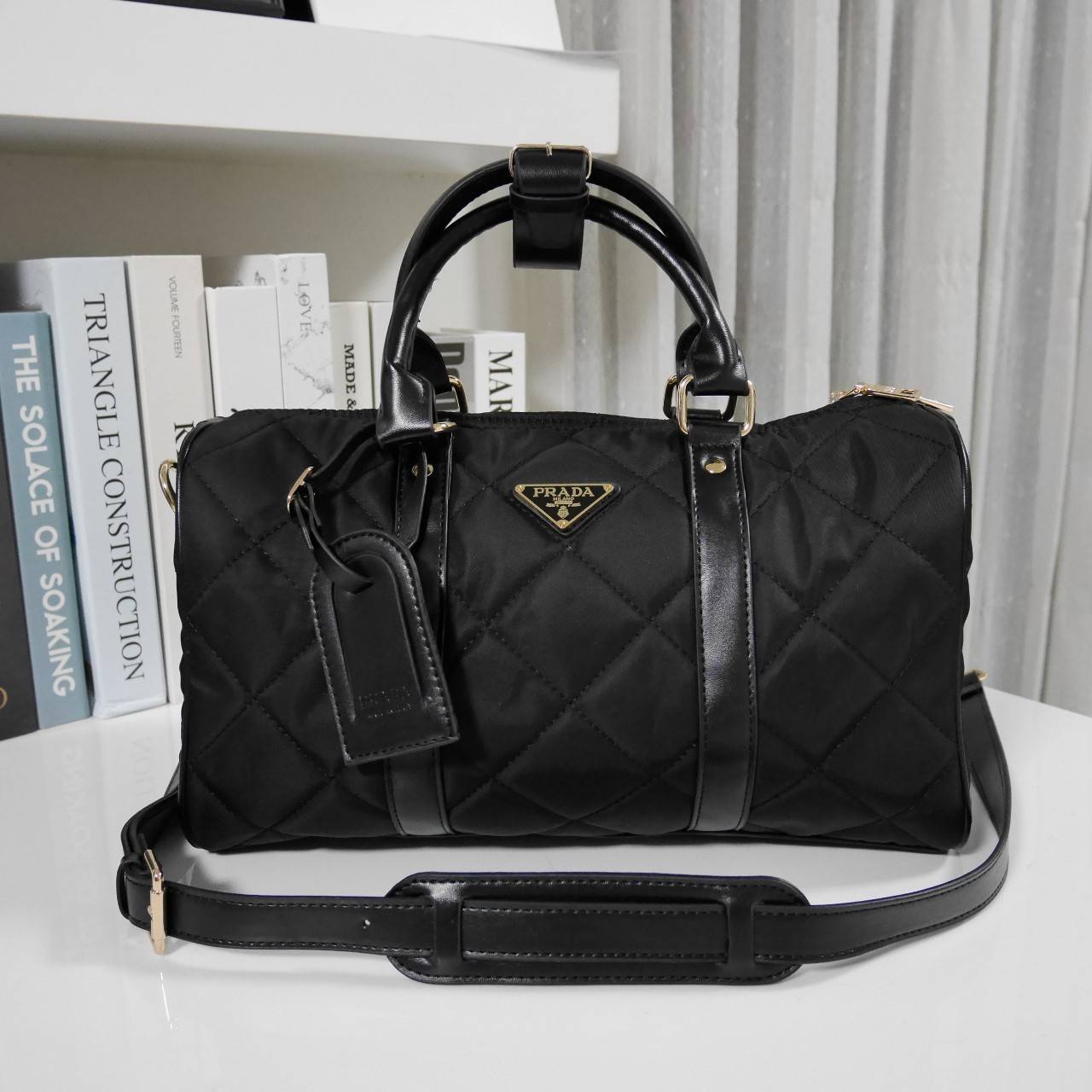PRADA KEEPALL LEATHER BAG / PRADA Travel Bag ต้อนรับปีกระต่าย ด้วยกระเป๋าทรงหมอน ยอดฮิต อะไหล่ทองทั้งใบ