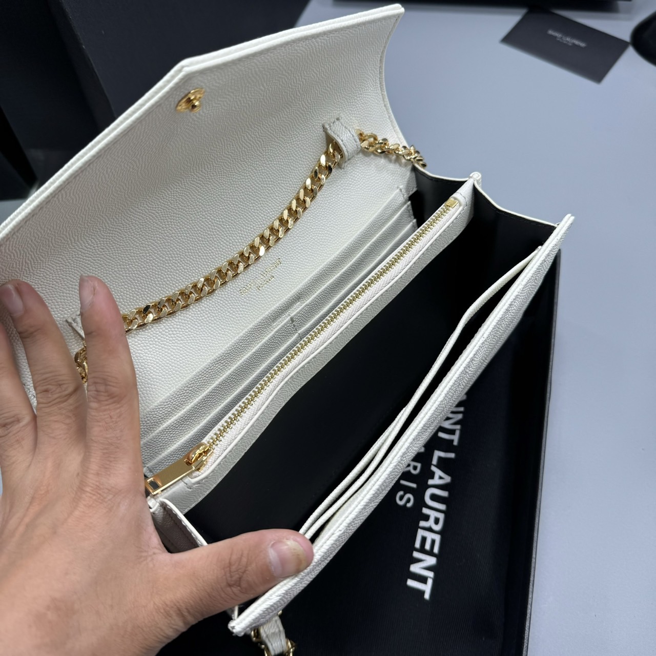 YSL Woc 9 Wallet on chain / YSL Clutch Bag 9" กระเป๋าสะพายรุ่นยอดนิยม เกรดหนังคาเวียร์สวยเต็มใบ เกรดออริ 1:1 ใช้งานต่างประเทศได้