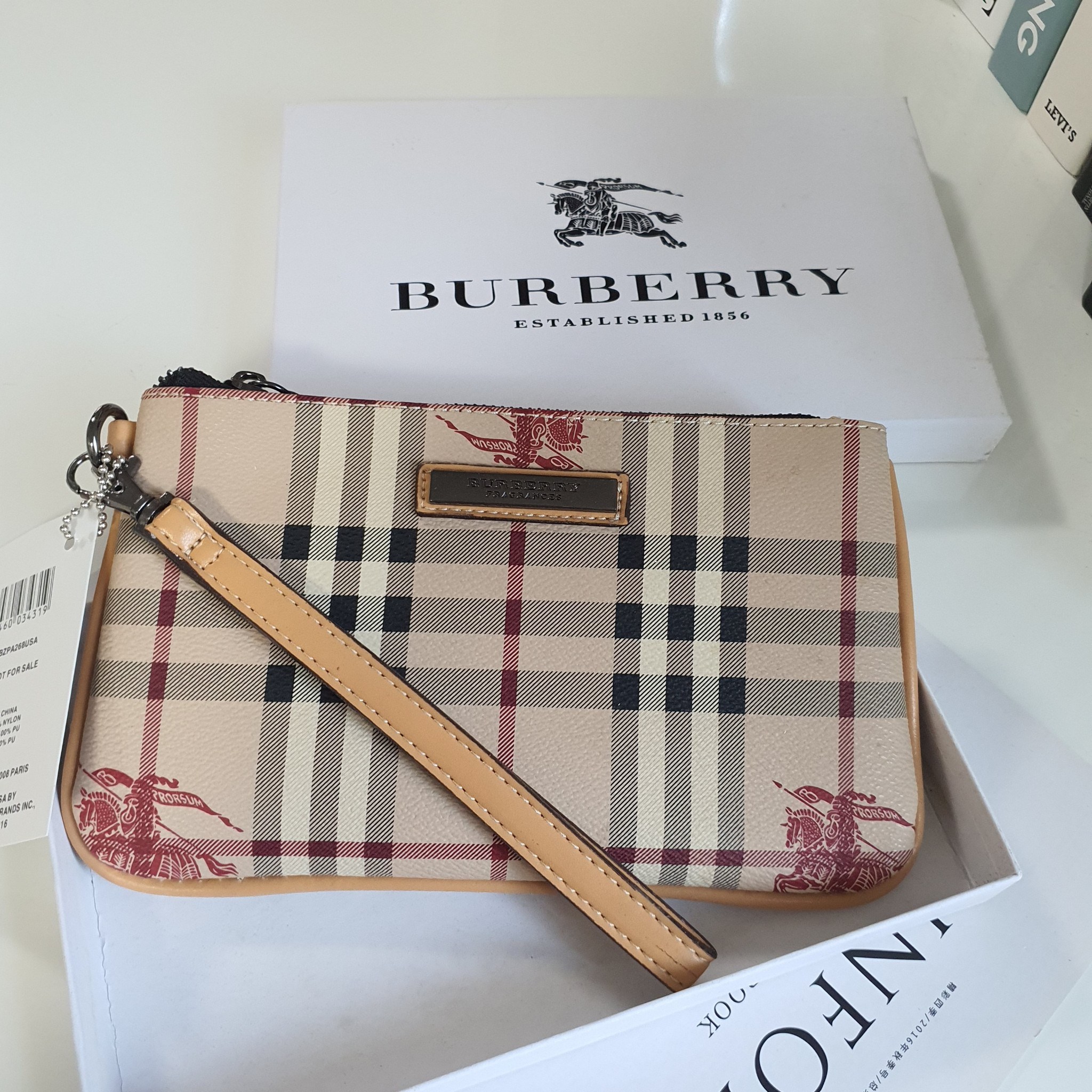 BURBERRY FRAGRANCES WRISTLET VIP Gift With Purchase Limited Edition พรีเมี่ยมกิ๊ฟของเเท้จากเคาน์เตอร์น้ำหอม
