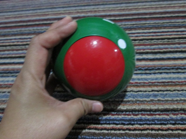 Winnie The Pooh Peek-a-Pooh Ball ของเล่นมือสอง (บอลชวนคลาน)