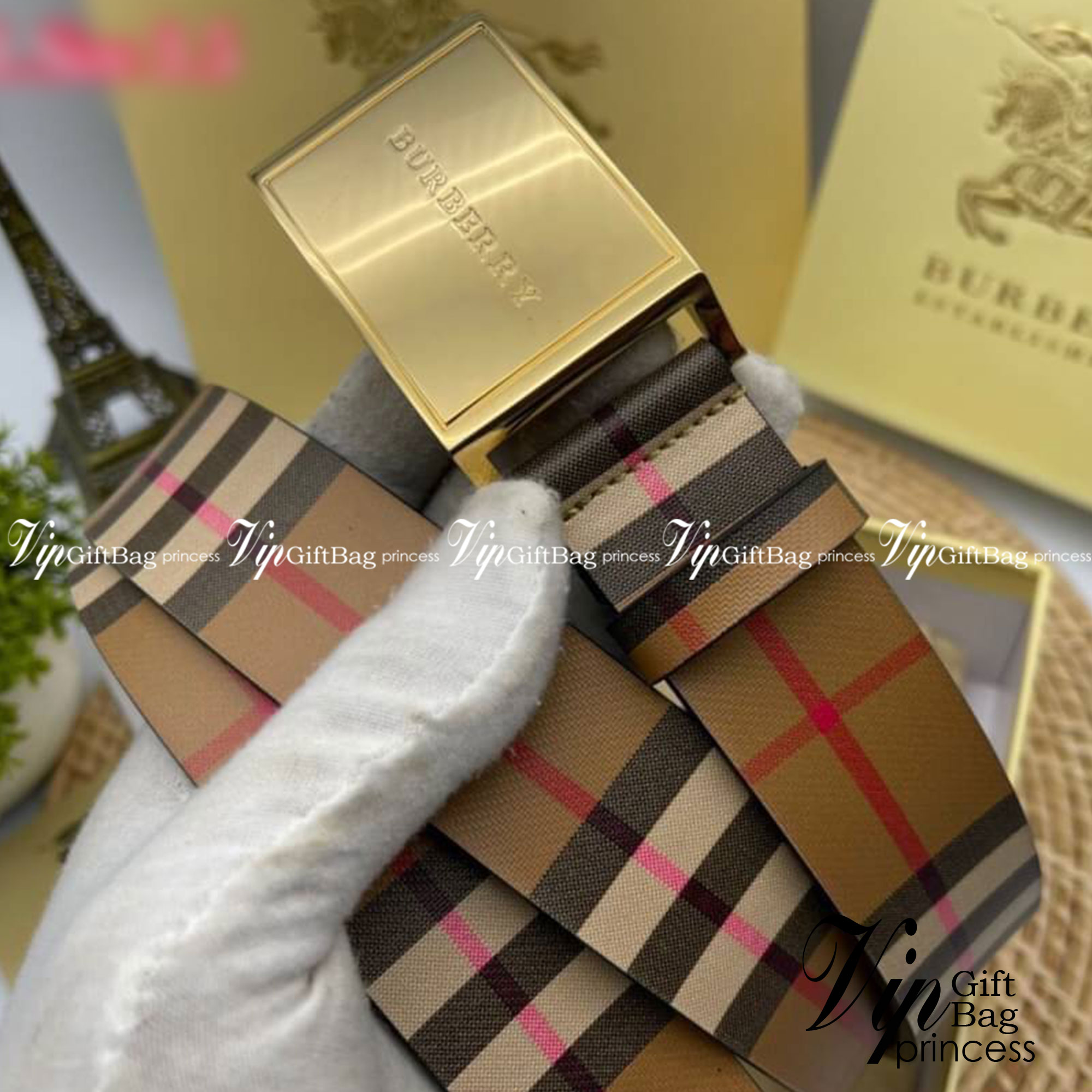 BURBERRY BELT LEATER 3.5cm เข็มขัดเบอร์เบอรี่ เกรดออริจินอลหนังแท้ ใช้งานง่าย เป็น everyday look ได้เลยค่ะ ภาพสินค้าถ่ายจากงานขายจริง ใช้งานต่างประเทศได้