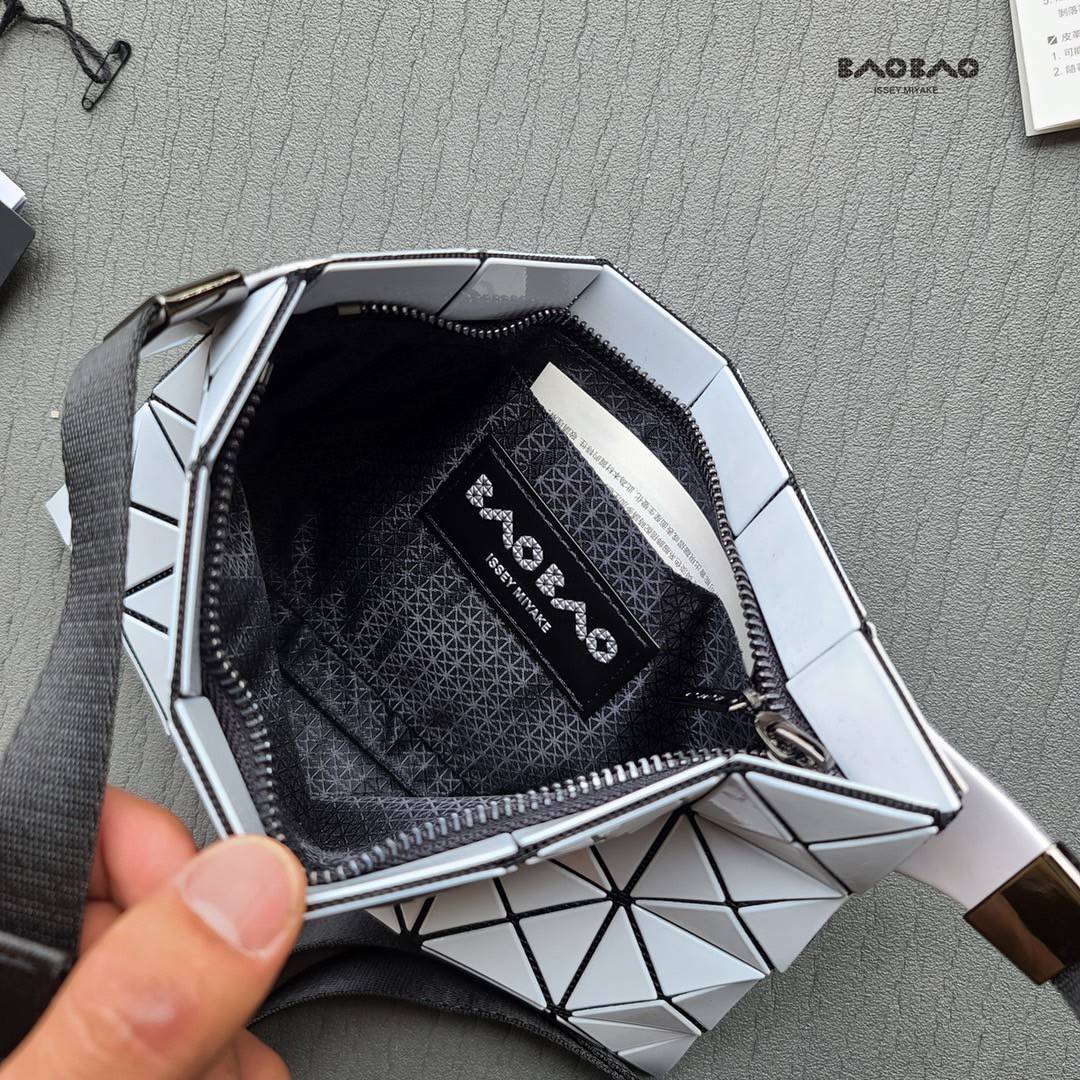 VIP GIFT 】BAOBAO issey miyake belt bag