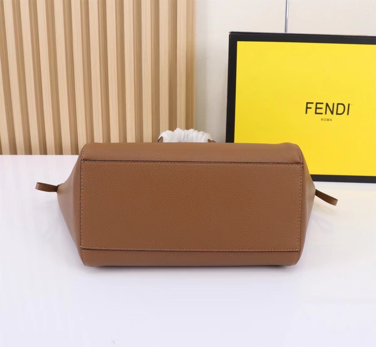พร้อมส่ง 3 สี FENDI Origami Large Brown FF jacquard fabric bag / FENDI Tote Bag กระเป๋าทรงโท้ทใบใหญ่ สะพายได้2ทรงรูปลักษณ์สวยงามทันสมัย 🧡 เกรดออริจินอล 1:1 สลับแท้