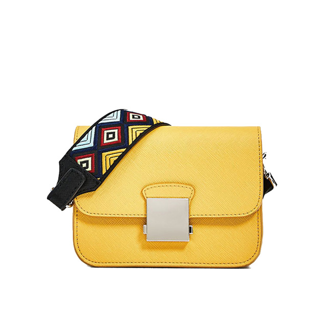 Don't Miss! Best Seller! ZARA CROSSBODY WITH 2STRAPS กระเป๋าถือหรือสะพายทรงคลัชรุ่นยอดนิยมวัสดุหนัง Saffiano อยู่ทรงสวยหรูสไตล์ PRADA แข็งแรงทนทาน ดีไซน์เก๋ไม่ซ้ำใคร เปิดปิดด้วยตัวล๊อคเอกลักษณ์ของ ZARA ภายในมีโลโก้ สามารถใส่มือถือ iphone7+ ได้ โดดเด่