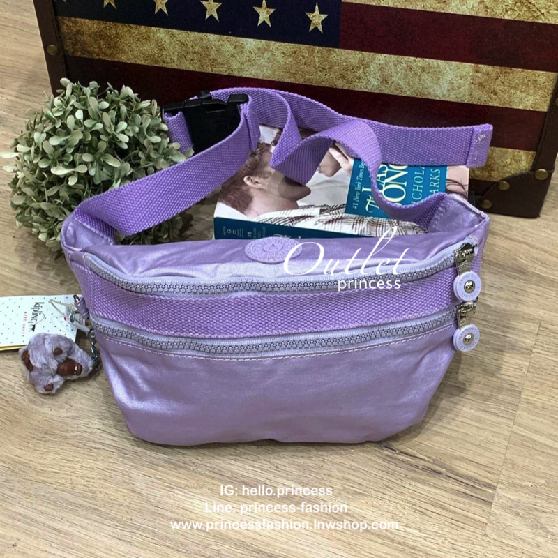 5สี Kipling WHISPER Basic Fanny Pack รุ่นใหม่ล่าสุดกับกระเป๋าทรงคาดอกหรือคาดเอวสุดชิค วัสดุpolyester100% น้ำหนักเบา มีช่องซิปใช้งานหลัก2ช่อง ใส่กระเป๋าสตางค์ทรงยาวได้ ขนาดกำลังดี สายสะพายปรับความยาวได้ฟรีไซส์ ประดับพวงกุญแจลิงน่ารัก สามารถถอดออกได้ มีรูปแ