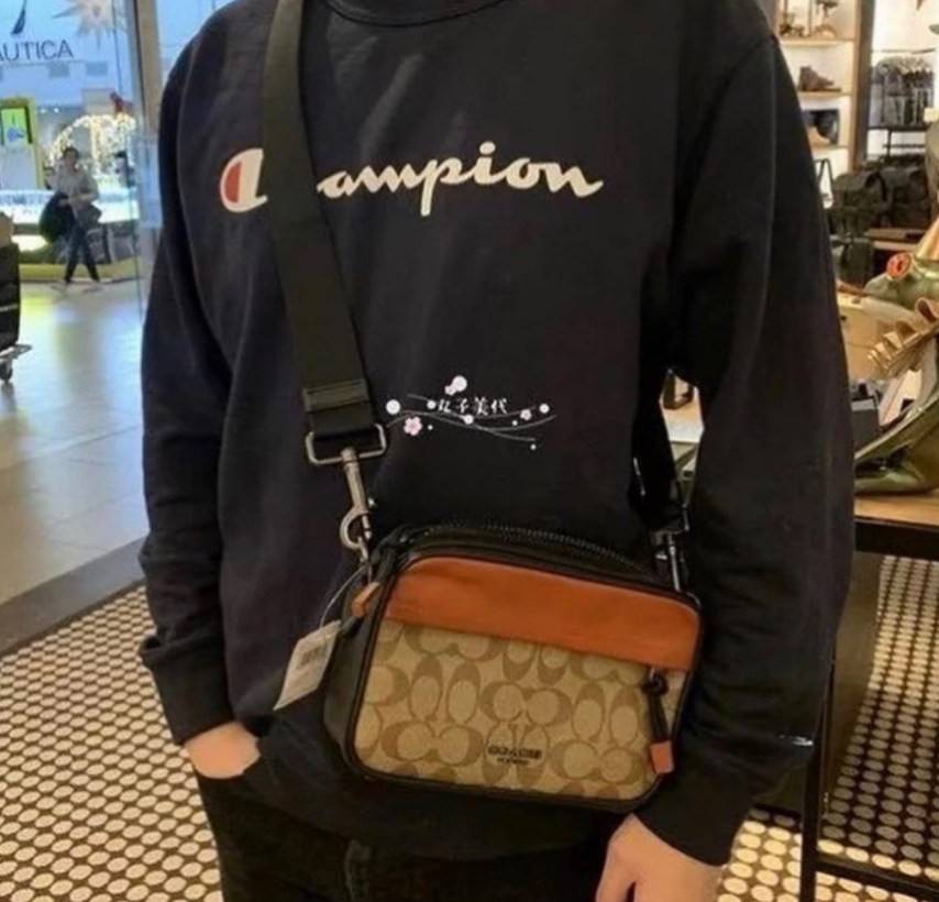 ของแท้ 💯% COACH GRAHAM CROSSBODY IN COLORBLOCK SIGNATURE ((83133)) พร้อมส่งค่ะ! กระเป๋าสะพายครอสบอดี้ร์ หนังแท้อย่างดี นิ่มมือค่ะ