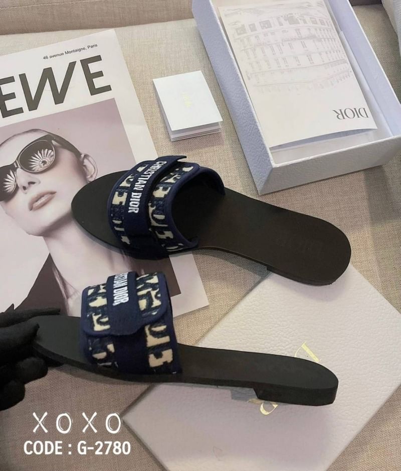 CHRISTIAN DIOR Sandals แตะ ชิค ชิล สวย หรู แมทส์ชุดง่าย ด้านบนลายผ้าแบรนด์