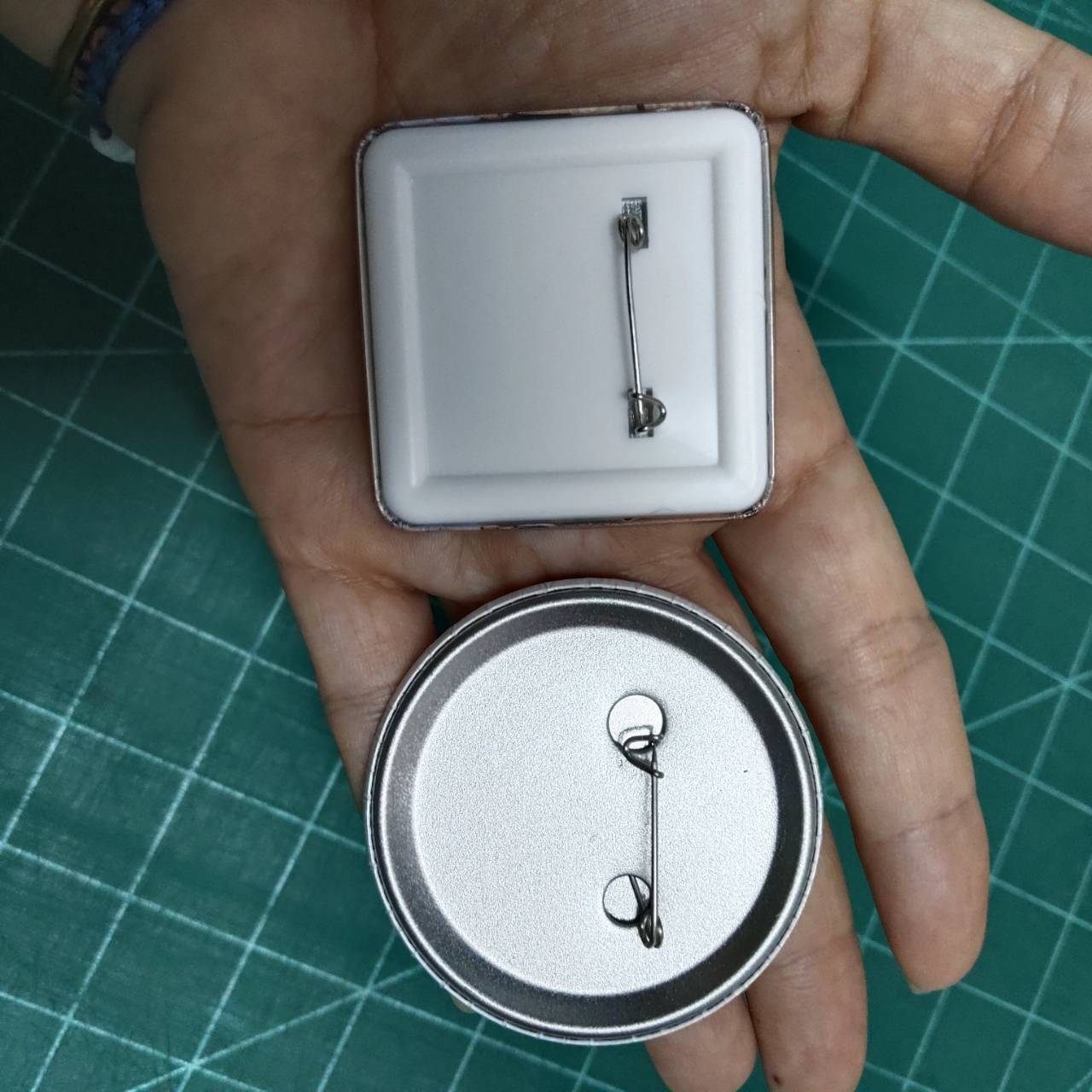 เข็มกลัด ( ตามสั่ง)