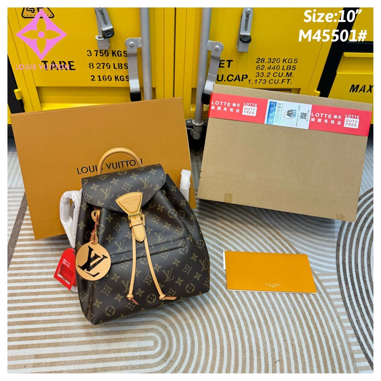 LV Montsouris PM Backpack กระเป๋าเป้ดีไซน์เรียบหรูเป็นเอกลักษณ์ จะถือหรือสะพายข้างก็สวยติดแกลม ขนาดกำลังสวยน่าใช้ตอบโจทย์แน่นอน