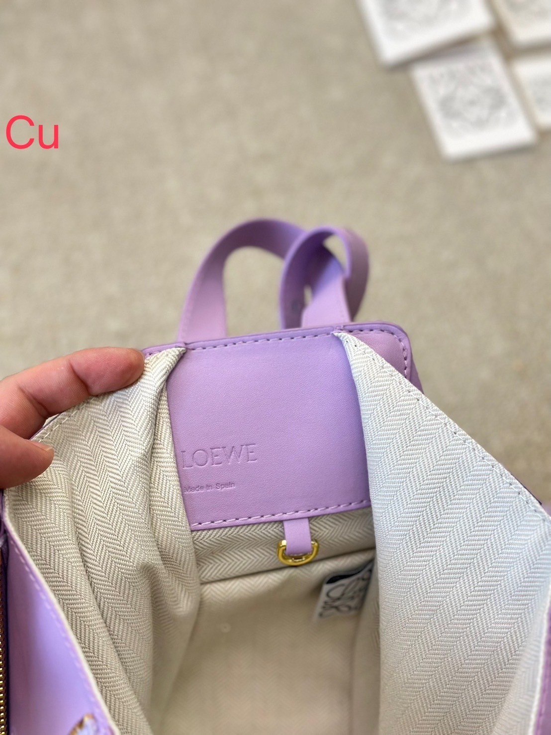 LOEWE Hammock Bag With Jacquard Strap กระเป๋ารุ่นแฮมม็อครูปทรงอันเป็นเอกลักษณ์