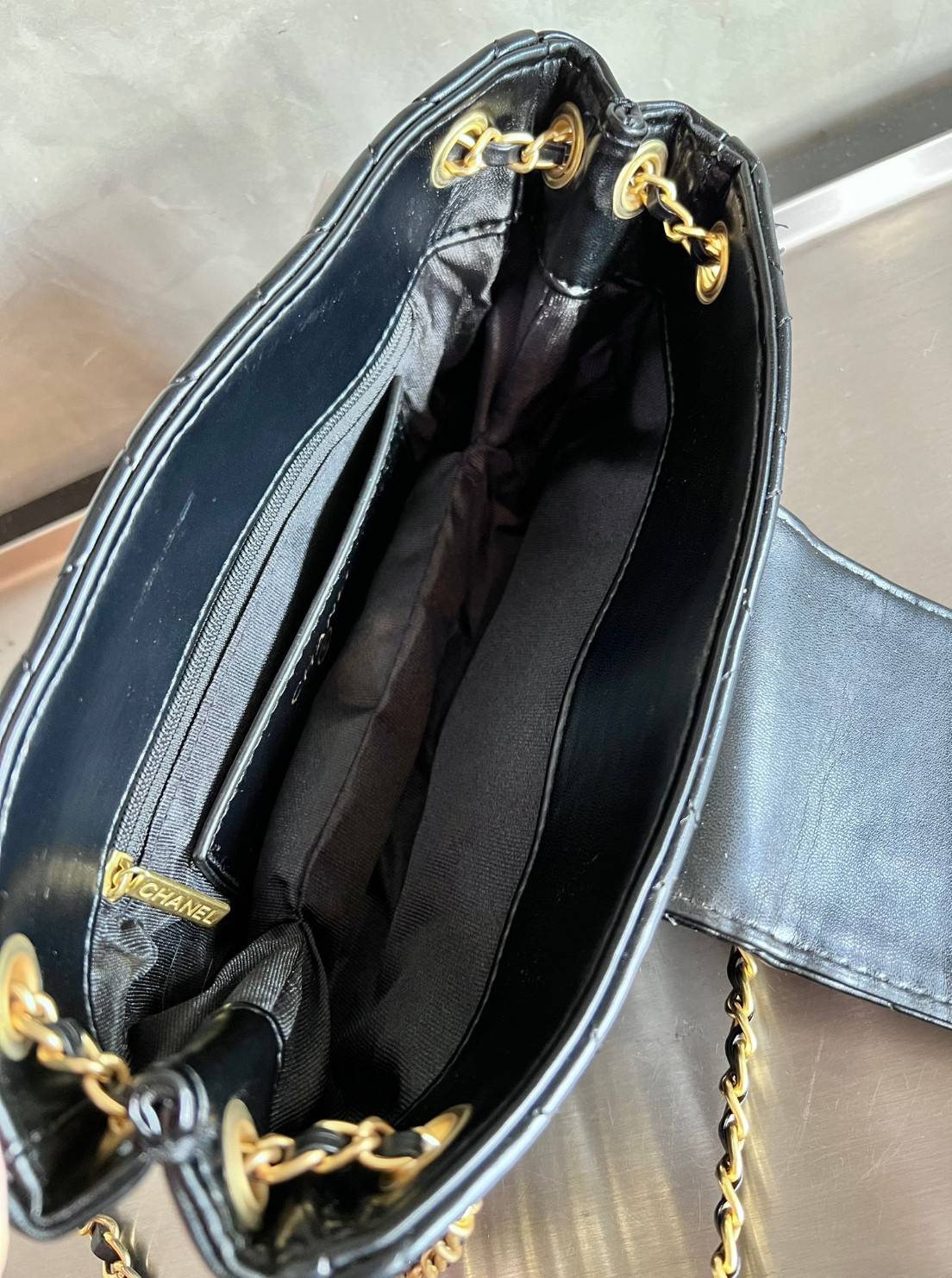 Chanel 24C bag / CHANEL WITH CHAIN / CHANEL Casual Style กระเป๋าสะพายหนังนิ่มลื่นเงาสวย