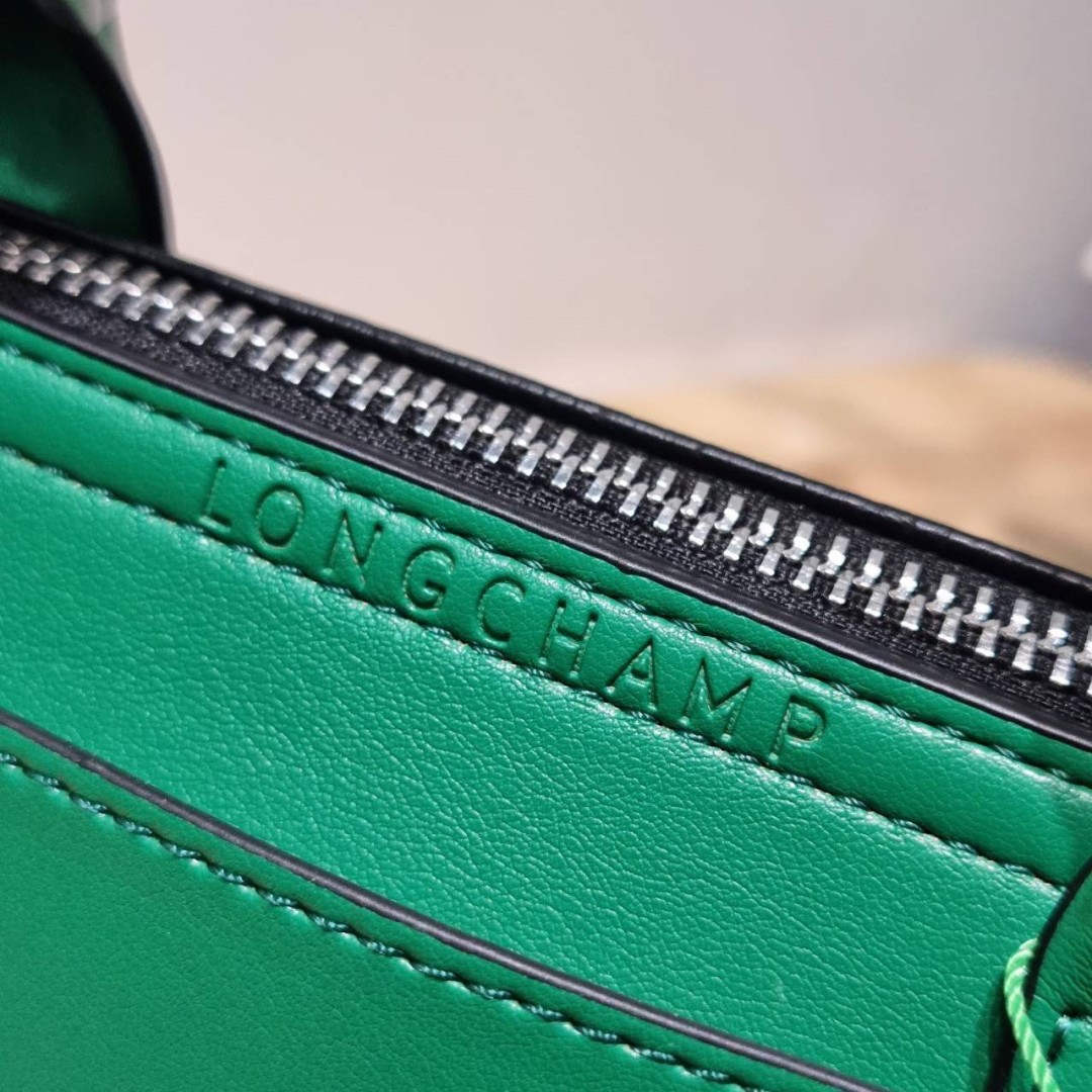 Longchamp le pliage xtra XS leather top handle bag กระเป๋าถือ/สะพายรุ่นยอดฮิต ที่มาในดีไซน์ทูโทน โดดเด่นมีกิมมิค น่ารักน่าใช้สุดๆ