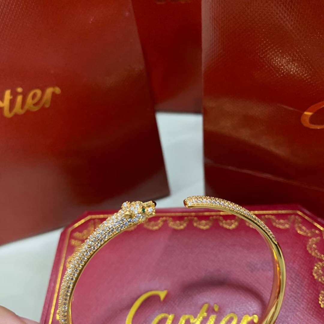 PANTHERE DE CARTIER BRACELET กำไลข้อมือหัวเสือเพชรคาเทียร์ งานปั้มทุกจุด วัสดุคุณภาพดี ไม่ลอกไม่ดำ ภาพสินค้าถ่ายจากงานขายจริง ใช้งานต่างประเทศได้
