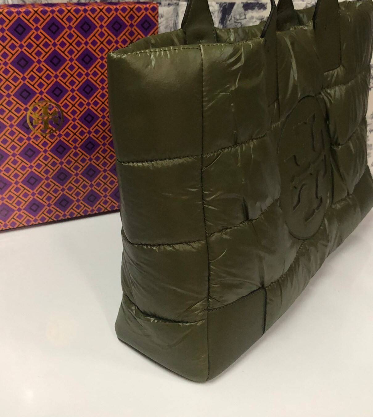 พร้อมส่งที่ไทย TORY BURCH Ella Puffer Tote Bag 40cm กระเป๋าโท้ทใบใหญ่ ภายในโล่งกว้าง จุของได้เยอะ ภาพสินค้าถ่ายจากงานขายจริง ใช้งานต่างประเทศได้