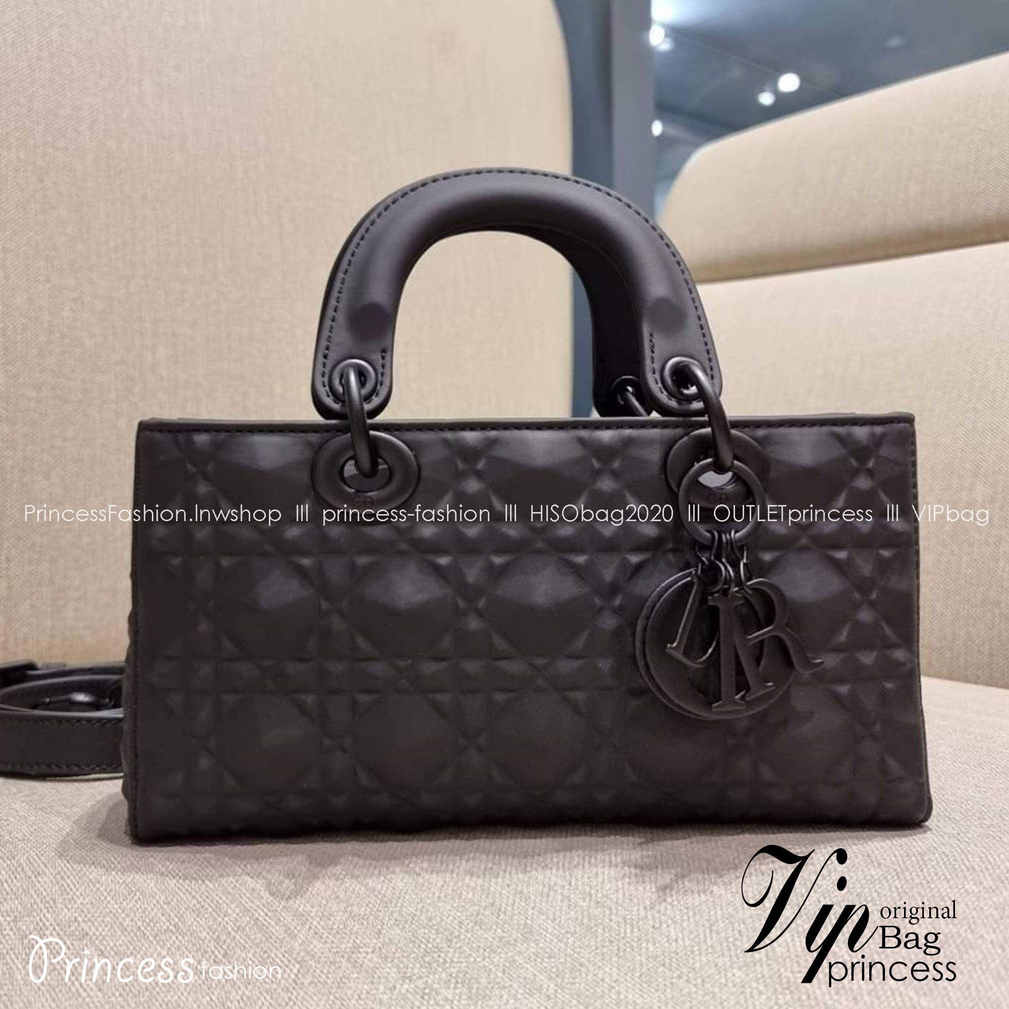 พร้อมส่ง DIOR LADY D-JOY BAG Cannage Calfskin with Diamond Motif / CD LADY D-JOY BAG ดีไซน์ใหม่ อัพเลเวลความหรู กับกระเป๋าสะพายข้างที่รอบนี้ดีไซน์รูปทรงโฉมใหม่ ใช้งานง่ายขึ้น สะดวกใช้มากขึ้น