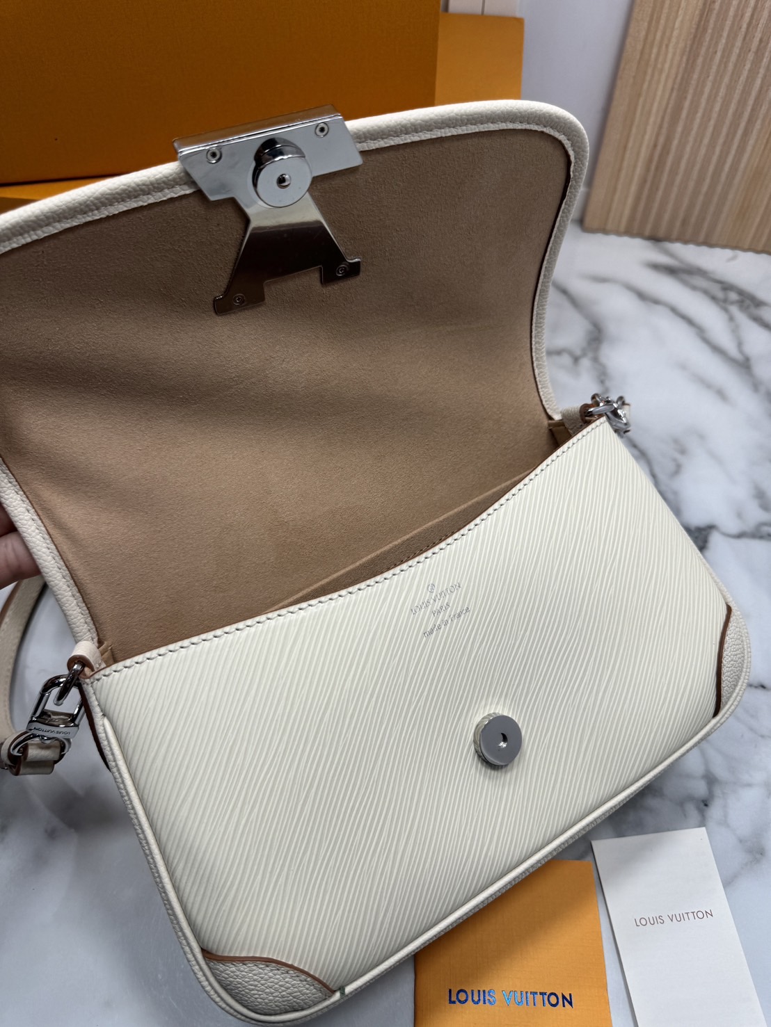 เกรดเทพ Top ORI | LV Buci bag Epi leather grain pattern / lvdiane กระเป๋าสะพายหนังแท้ลายเกรน เกรดดีสุด 🤍 เกรดเทพออริจินอล เทียบแท้ 1:1 ใช้งานได้ทั่วโลก