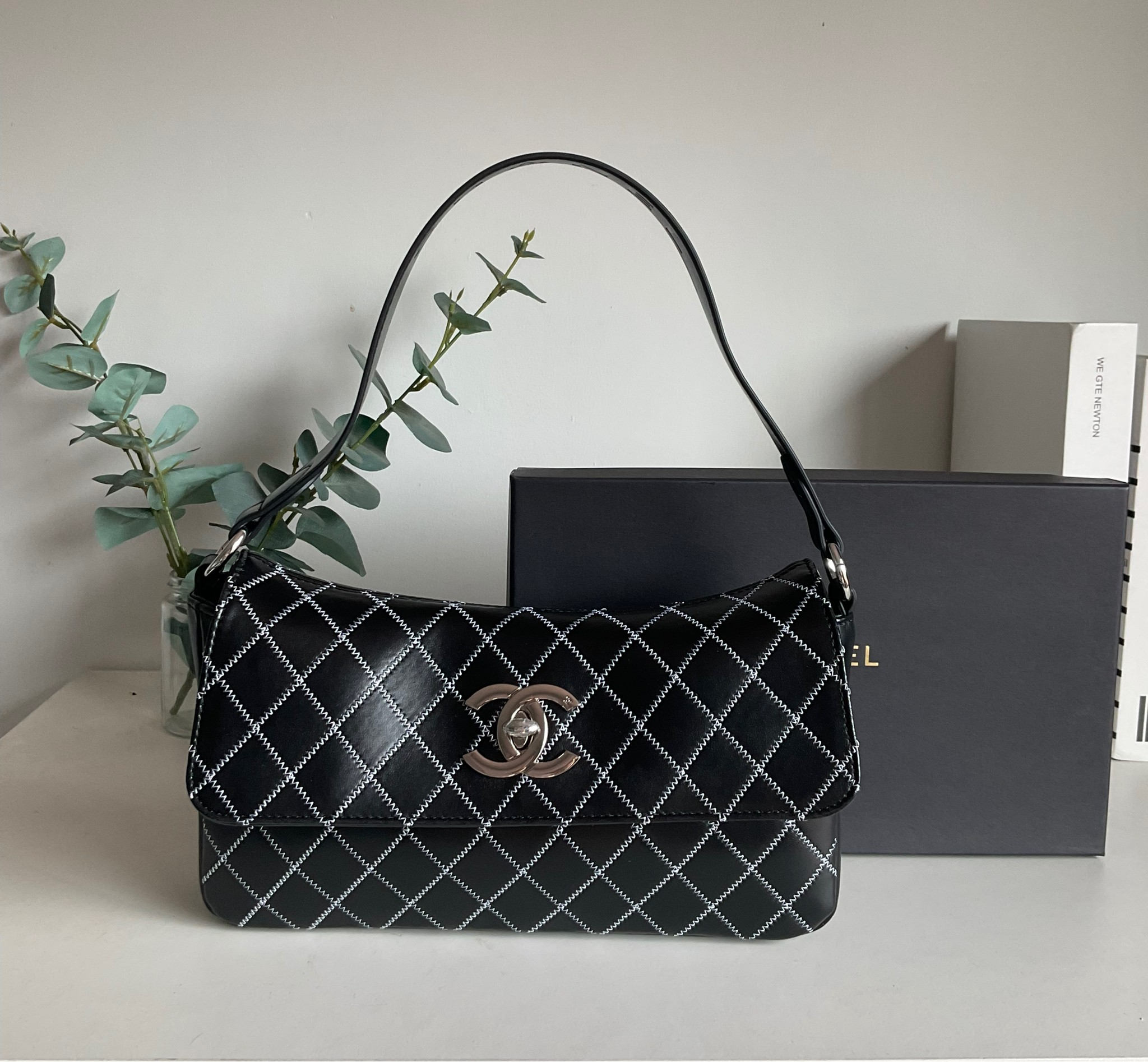 Chanel E/W Quilted Chain Stitch Flap Bag - Black Shoulder Bag / CHANEL VIP CROSSBODY BAG กระเป๋าทรงสะพายข้าง หนังพียู อะไหล่เงิน เย็บกิมมิคตารางสีขาว