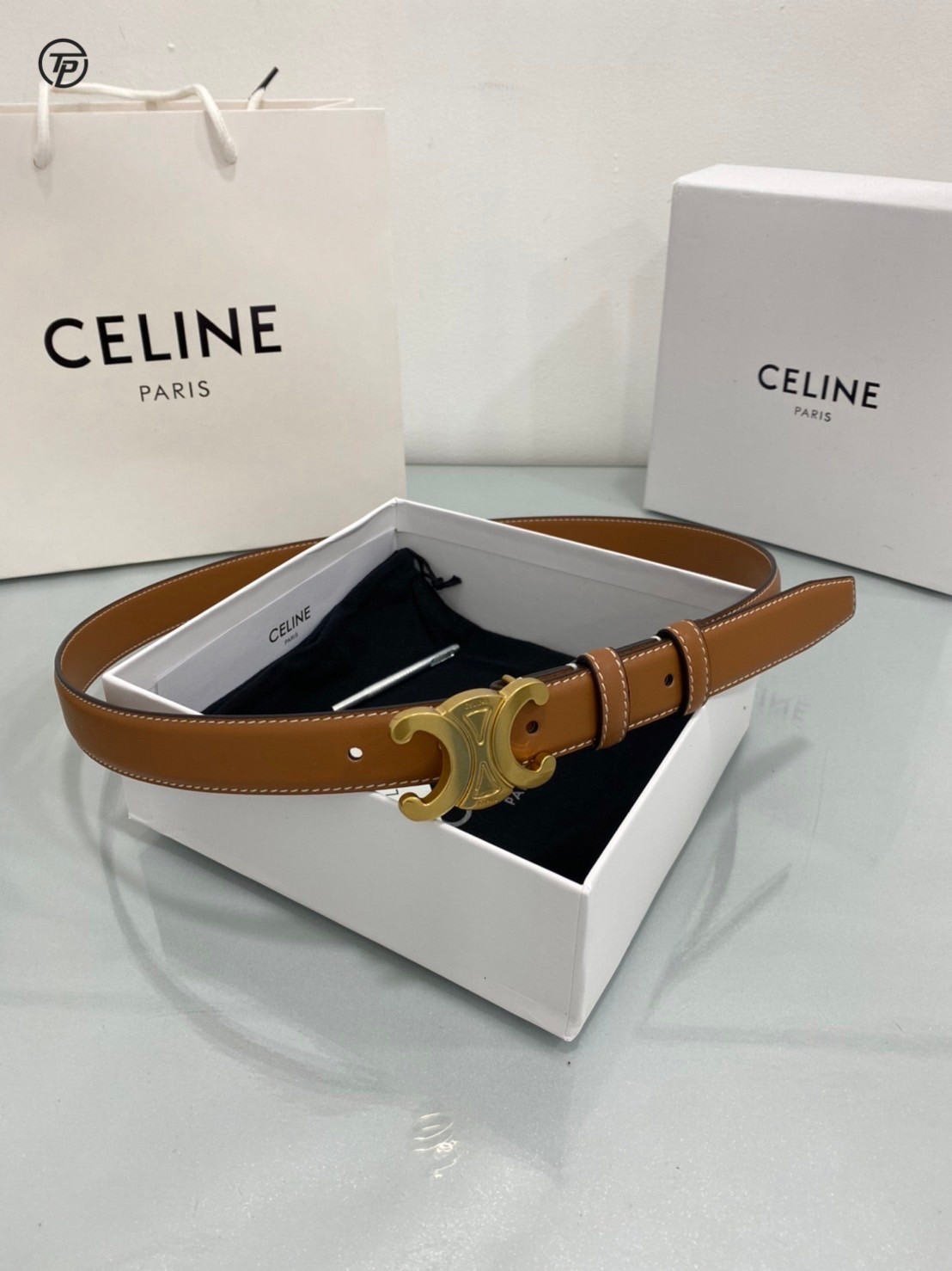 CELINE Belt Leather / CELINE Triomphe Belt in Smooth Calfskin พร้อมส่ง เข็มขัดเซลีน มีเส้นเดียวใช้ได้ทั้งปี ไม่ว่าลุคไหนๆ เส้นเดียวเอาอยู่ งานหนังเรียบสวยมาก แนะนำค่ะ