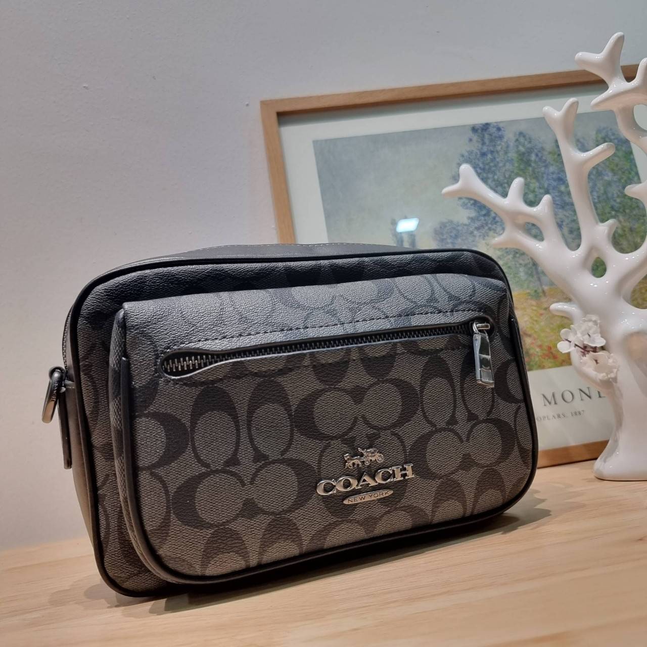 COACH ELIAS CROSSBODY IN SIGNATURE CANVAS BAG CJ509 CJ510 กระเป๋าครอสบอดี้ทรงคลาสสิค ดีไซน์รูปแบบใหม่ ใช้งานง่ายและสะดวก