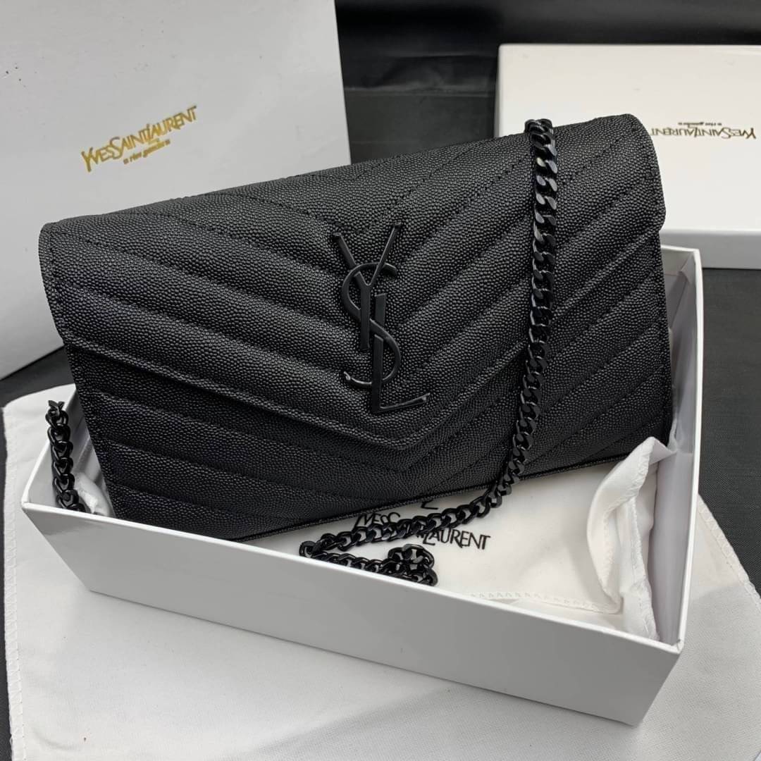 VIP GIFT 】หนังแท้ YSL WOC 9" Saint Laurent Chain Wallet Envelope Woc Monogram Black Leather Cross Body Bag กระเป๋าเงิน wallet on chain ที่มาพร้อมสายสะพายแบบโซ่ ขนาด 9” หนังวัวติดโลโก้ YSL มีทั้งอะไหล่เงิน ทอง และดำ ด้านในมีช่องซิป และช่องใส่การ์ด เรี