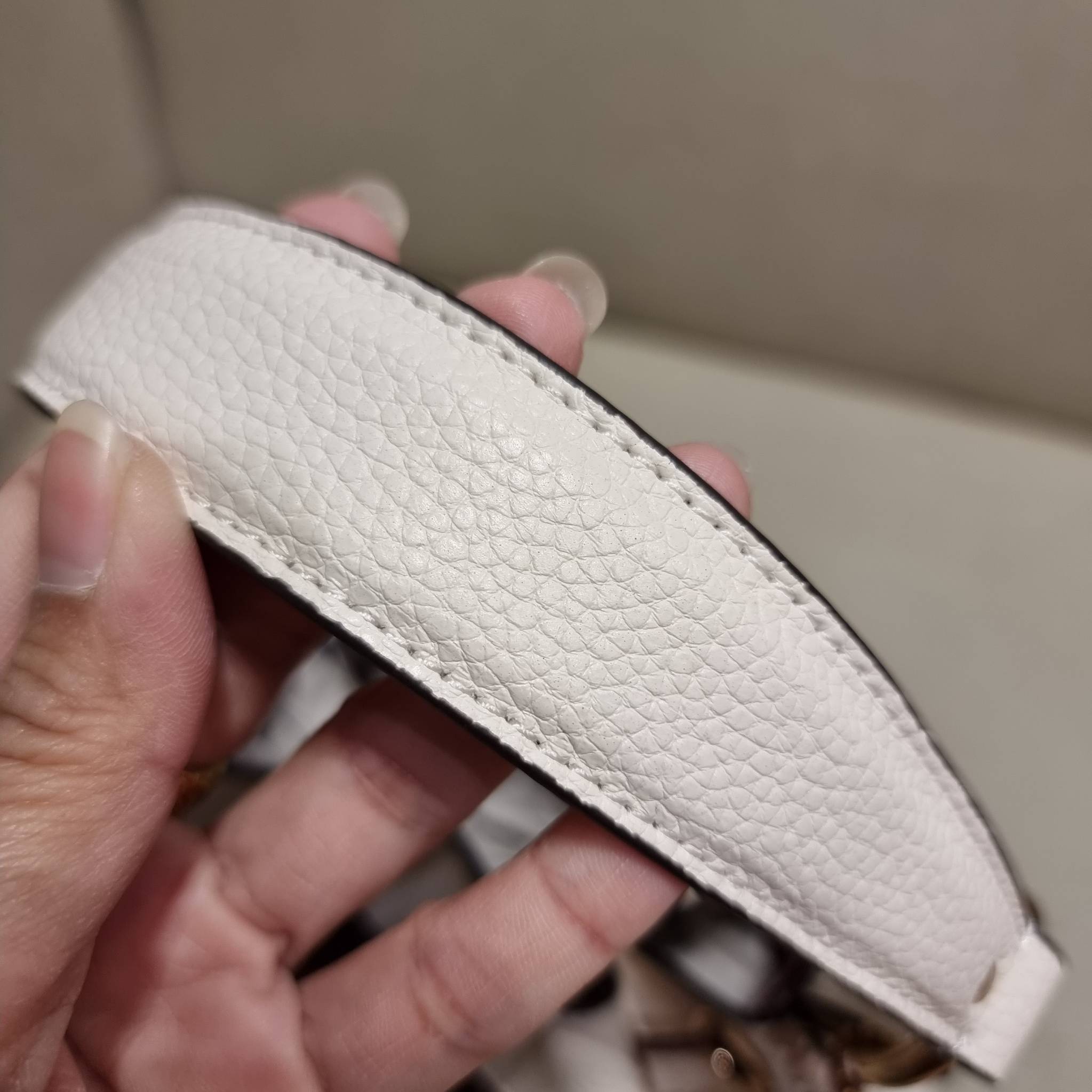 COACH C7084 DEMPSEY DRAWSTRING BUCKET BAG IN SIGNATURE JACQUARD WITH STRIPE AND COACH PATCH พี่สาวใบใหญ่สุดสวยมาแล้วจ้า!! กระเป๋าทรงถังไซส์ใหญ่ ที่สาวๆรอคอย ใช้งานง่ายด้วยการรูดหนังปิดรอบปากกระเป๋า ทุกอย่างลงตัวที่สุด!! โดดเด่นด้วยลวดลายสีสันที่ละมุนมาก ว