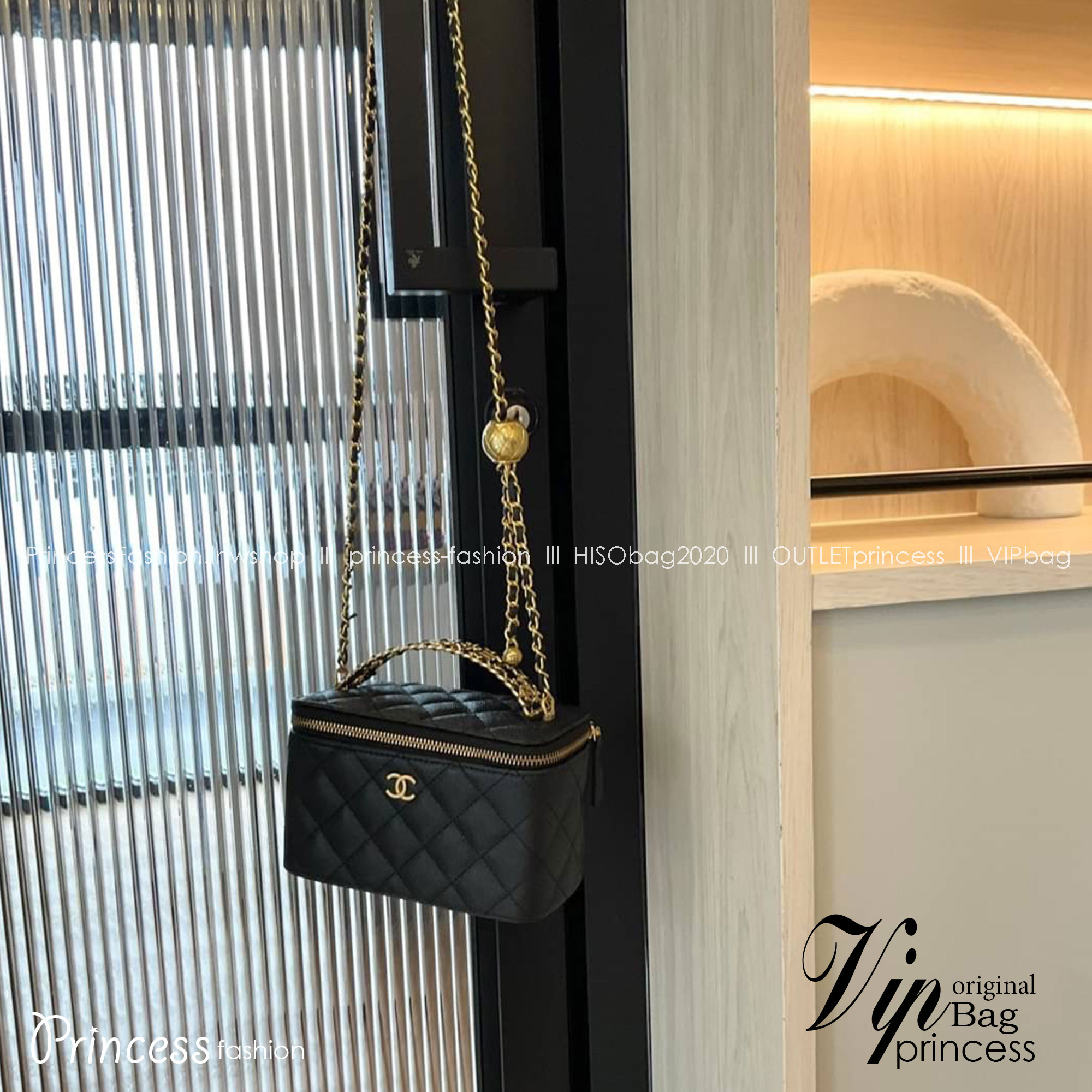 ใบน่ารักปุ้กปิ้ก กระเป๋าสะพายครอสบอดี้ CHANEL CAVIAR QUITED SMALL VANITY CASE WITH CHAIN BAG งานเกรดสินค้าสมนาคุณ ทรงสวยหรู มีหูถืออะไหล่ทองชื่อแบรนด์