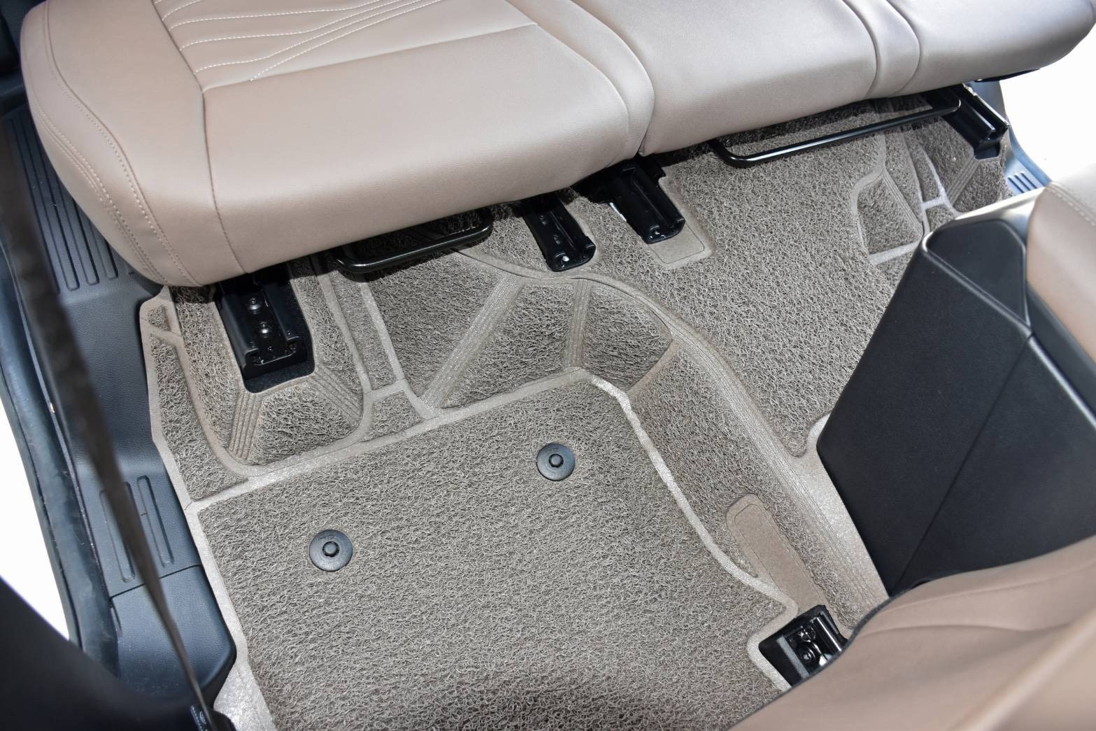 พรมดักฝุ่นไวนิล FORD NEW EVEREST ปี2023 พรมดักฝุ่นในรถยนต์ รีดขอบ เกรดA หนานุ่ม เข้ารูป เต็มคัน