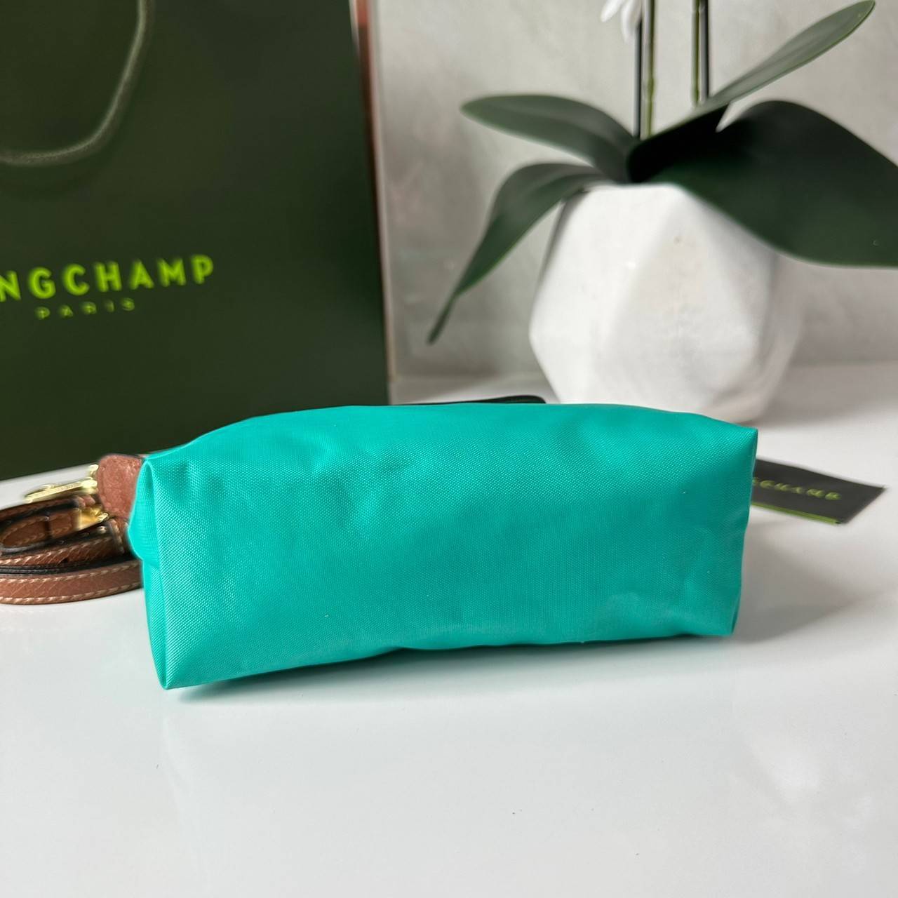 LONGCHAMP LE PLIAGE ORIGINAL Pouch with handle กระเป๋าใบเล็กขนาดกระทัดเหมาะกับใส่ของจำเป็นจุกจิก กันน้ำได้ พร้อมส่ง