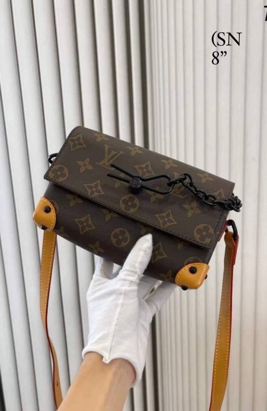 LV Streamer Messenger Bag กระเป๋าสะพายทรงกล่องที่สุดของรุ่นหายาก ดีไซน์คลาสสิกน่าใช้ ใช้ได้ทั้งชายหญิง unisex cool