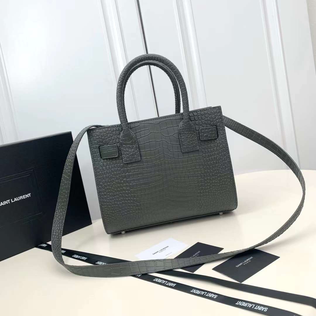 YSL TOTE BAG / SAC DE JOUR BABY IN CROCODILE LEATHER กระเป๋าสะพายทรงโท้ท หนังลายจระเข้สวยหรู จุของได้เยอะ เกรดออริ 1:1 เทียบแท้ ภาพถ่ายจากงานขายจริง ใช้งานต่างประเทศได้