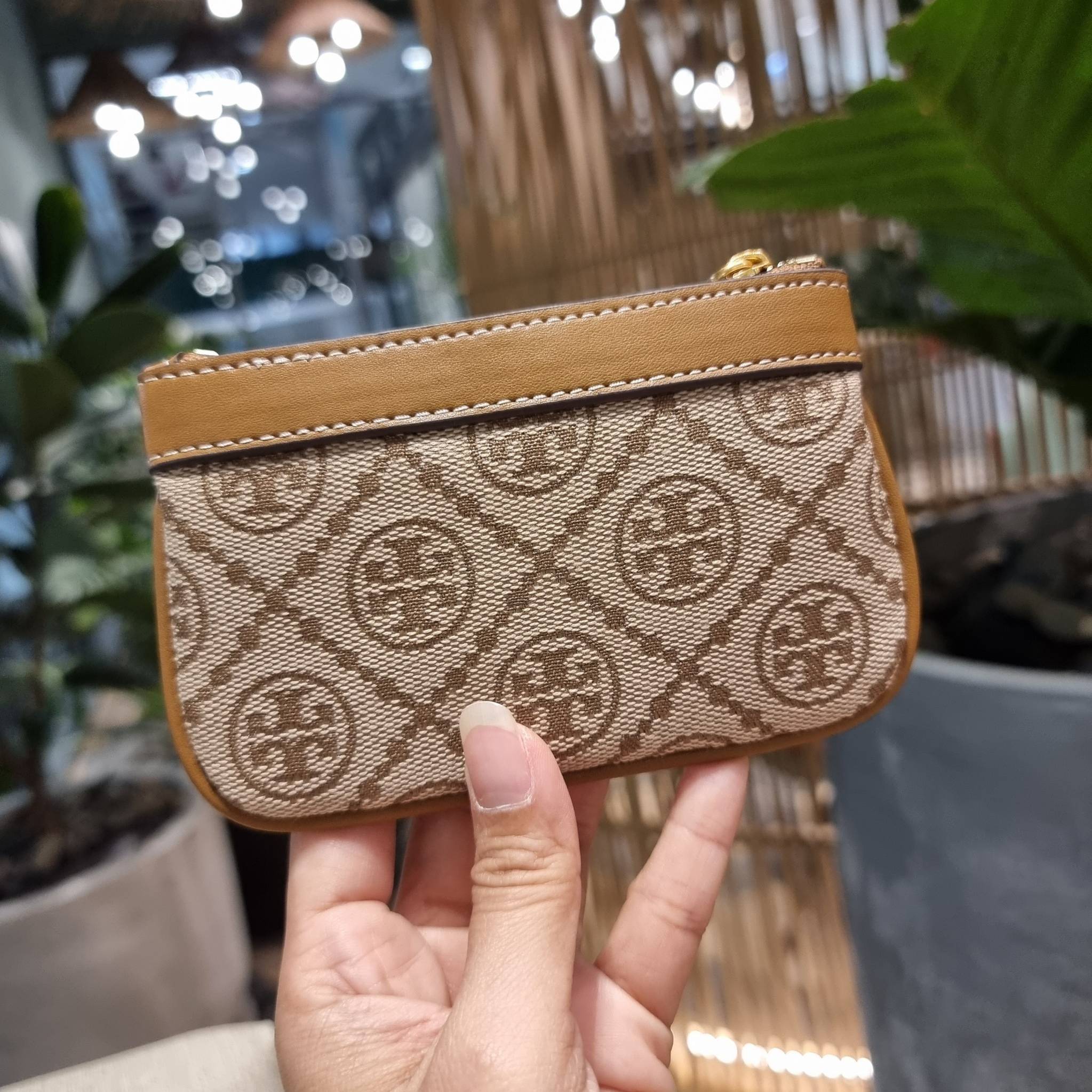 TORY BURCH T MONOGRAM CARD CASE KEY RING ใหม่ล่าสุด กับกระเป๋าเอนกประสงค์สำหรับถนอมบัตร น่ารัก คิ้วท์ๆ ใบจริงน่าใช้มาก