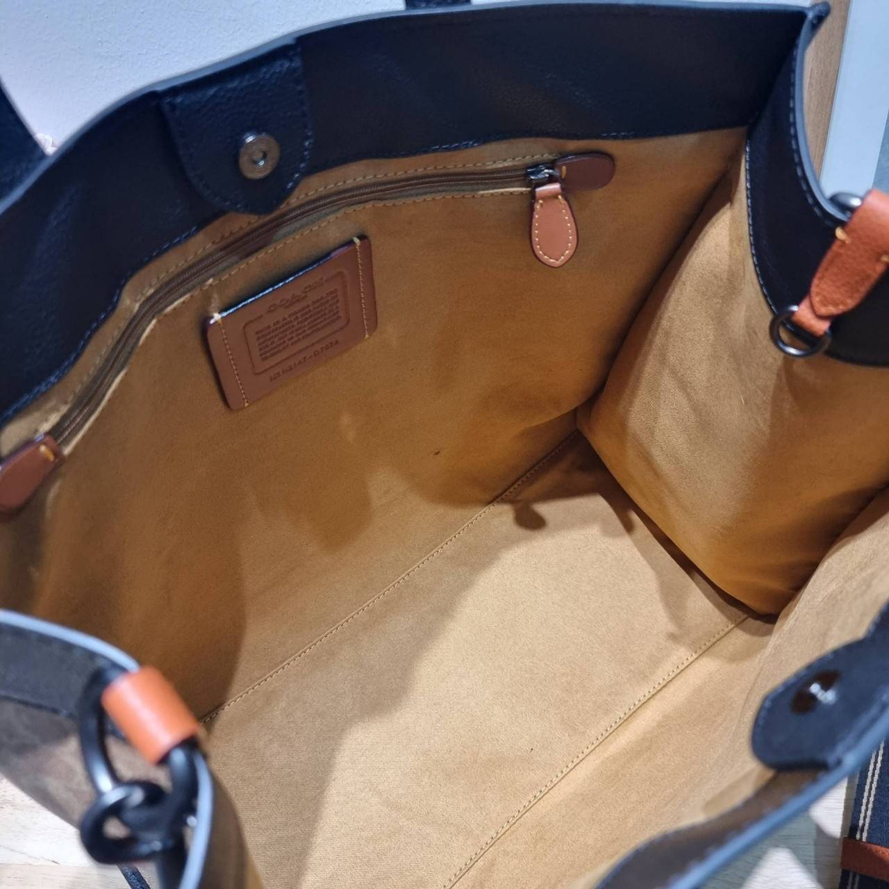 COACH FIELD TOTE IN SIGNATURE CANVAS C7674 กระเป๋าทรงโท้ท ไซส์ใหญ่ภายในโล่งกว้าง เกรดท็อปออริ เกรดดีสุด สลับแท้ 1:1