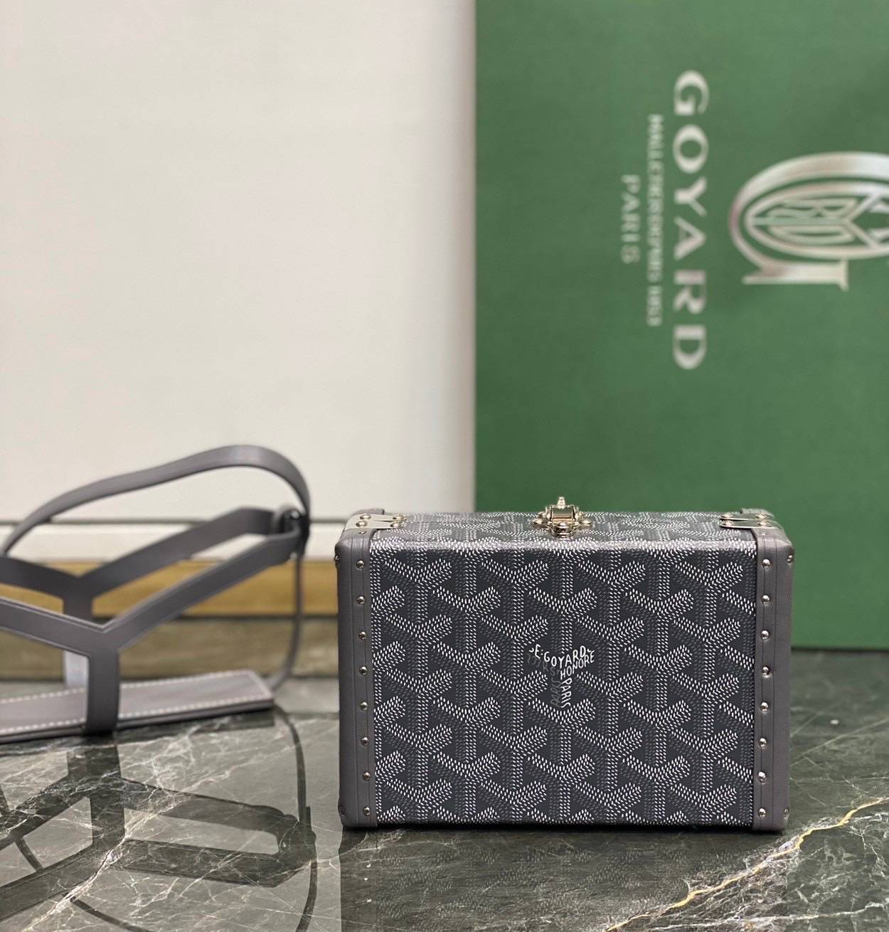 ORI หนังแท้ | Goyard Minaudière Trunk Bag กระเป๋าสะพายทรงแมสเซ็นเจอร์ เป็นคลัตช์ได้ในใบเดียว น้ำหนักเบา ทรงกล่องดีไซน์ใช้งานง่าย สวยหรู
