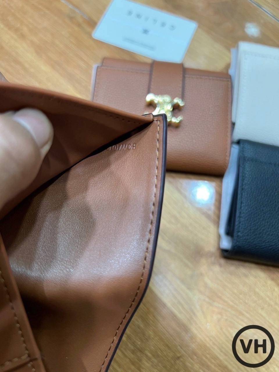 ORI หนังแท้ | CELINE Small Triomphe Wallet / Celine Short Wallet กระเป๋าสตางค์ใบสั้น กระเป๋าสตางค์เซลีน