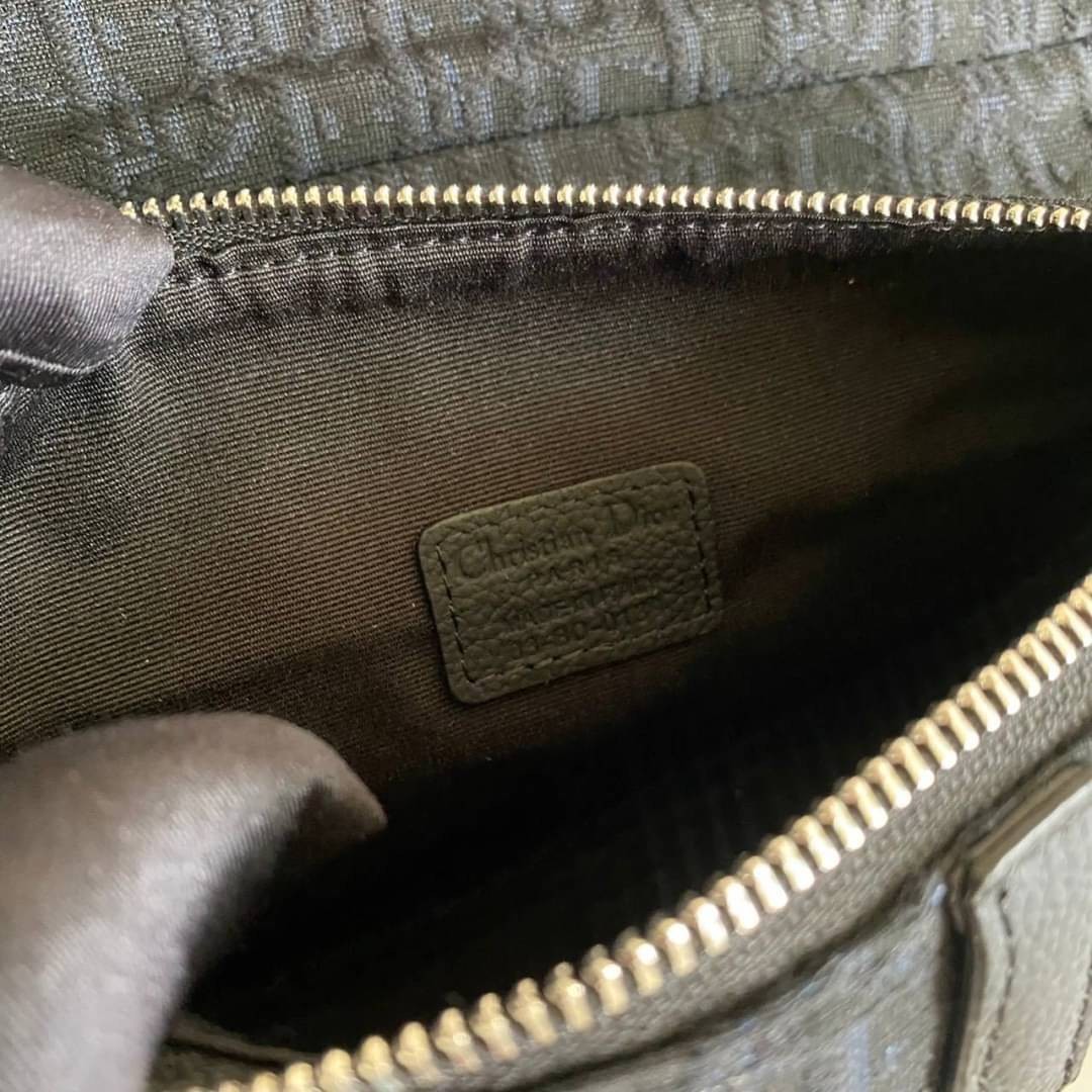 Dior Saddle Crossbody Bag Oblique / Dior Belt Bag เกรดใช้งานสลับของแท้ เกรดออริจินอล พร้อมส่ง กระเป๋าสะพายข้างสุดเท่แบรนด์ดัง สายปรับขนาดได้ตามต้องการ คุณภาพดี ทนต่อการใช้งาน ใส่ของไก้เยอะจุใจ ภาพสินค้าถ่ายจากงานขายจริง ใช้งานต่างประเทศได้