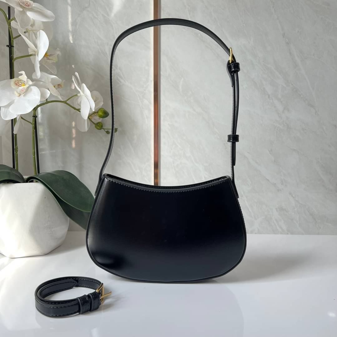 CELINE MEDIUM TILLY BAG IN SHINY CALFSKIN กระเป๋าสะพายไหล่/สะพาย คอลใหม่ทรงสวย มาแรง สวยหรูหรา