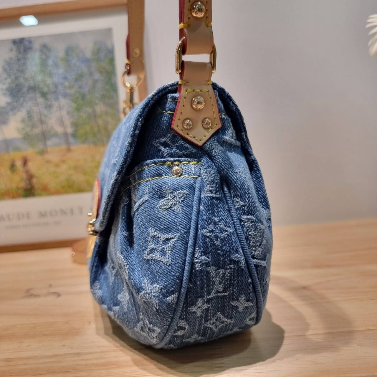 LV Sunset Denim Bag / LV Sunset Monogram Denim - Handbags แรงมากฉุดไม่อยู่ กับกระแสคอลใหม่ lvremix ดีไซน์แบบตัวมัม y2k รูปทรง baguette สวยดูแพง ใบนี้ก็ฉ่ำสุดๆ