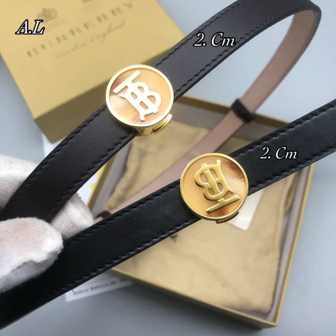 BURBERRY BELT LEATER 2cm เข็มขัดเบอร์เบอรี่ เกรดออริจินอลหนังแท้ ใช้งานง่าย ได้ทั้งชายหญิง เป็น everyday look ได้เลยค่ะ ภาพสินค้าถ่ายจากงานขายจริง ใช้งานต่างประเทศได้