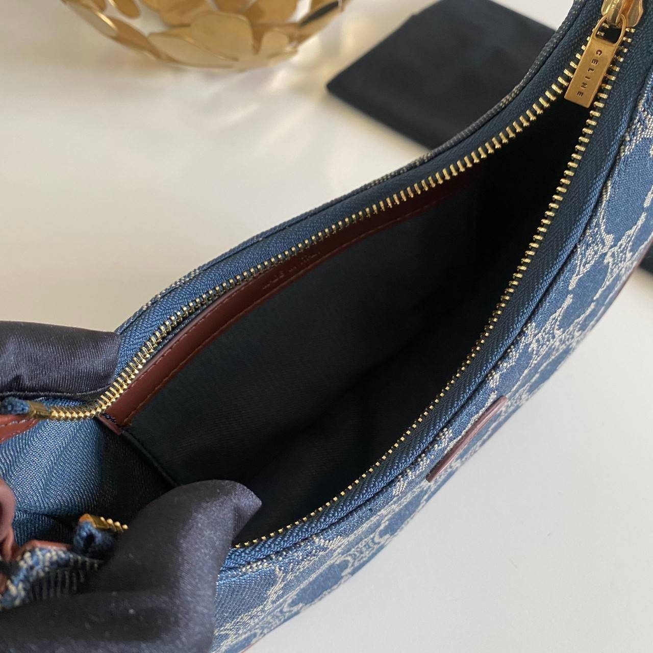 พร้อมส่งที่ไทย!! ที่นี่ที่เดียว Celine Pre-Owned Paris Macadam shoulder bag สีลายใหม่มีจำนวนจำกัด