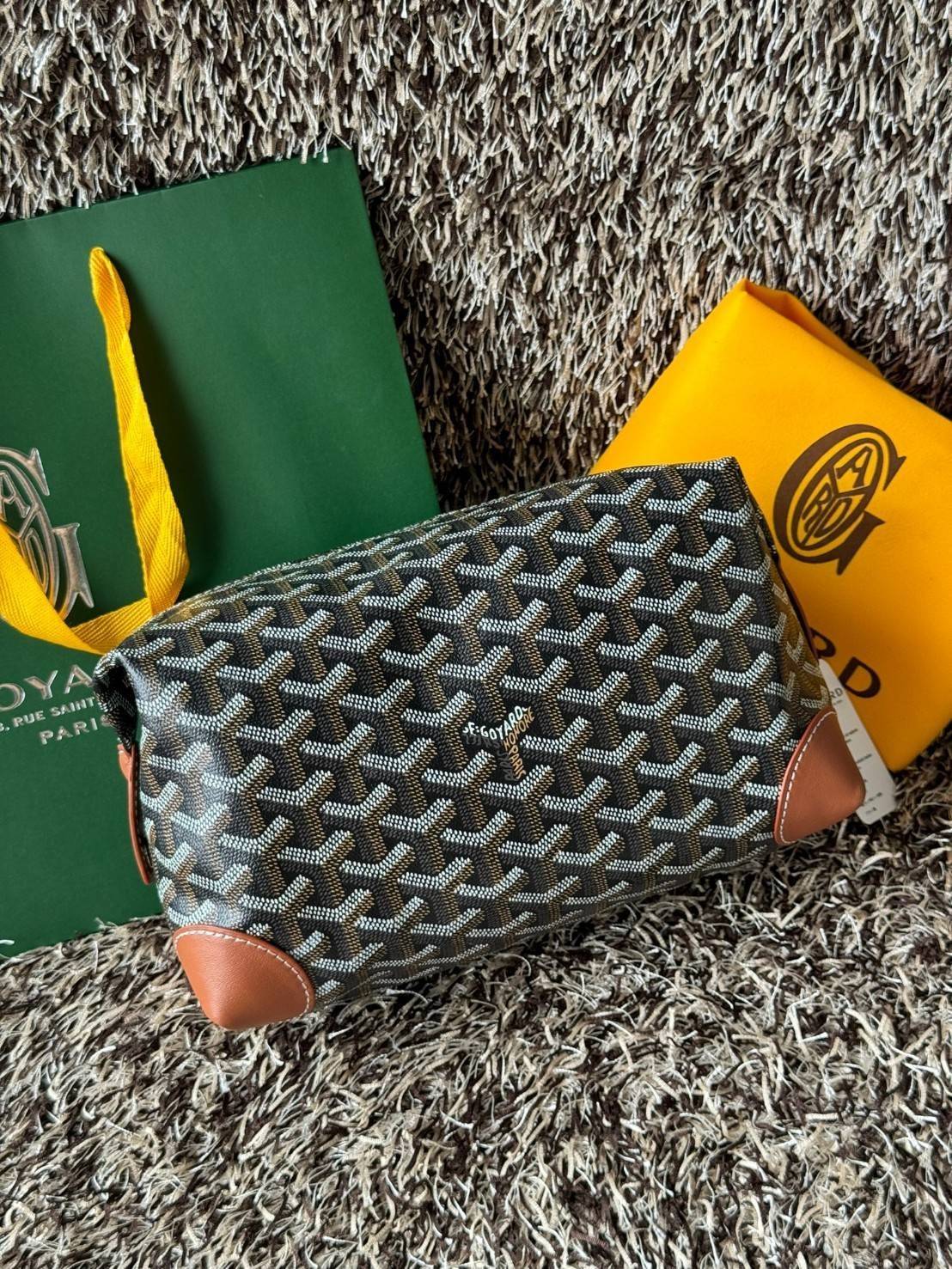 Goyard Bowling 25 Toiletry Bag กระเป๋าทรงพอชใช้งานง่ายกะทัดรัด รุ่นขายดี ใช้ได้ทั้งชายหญิง