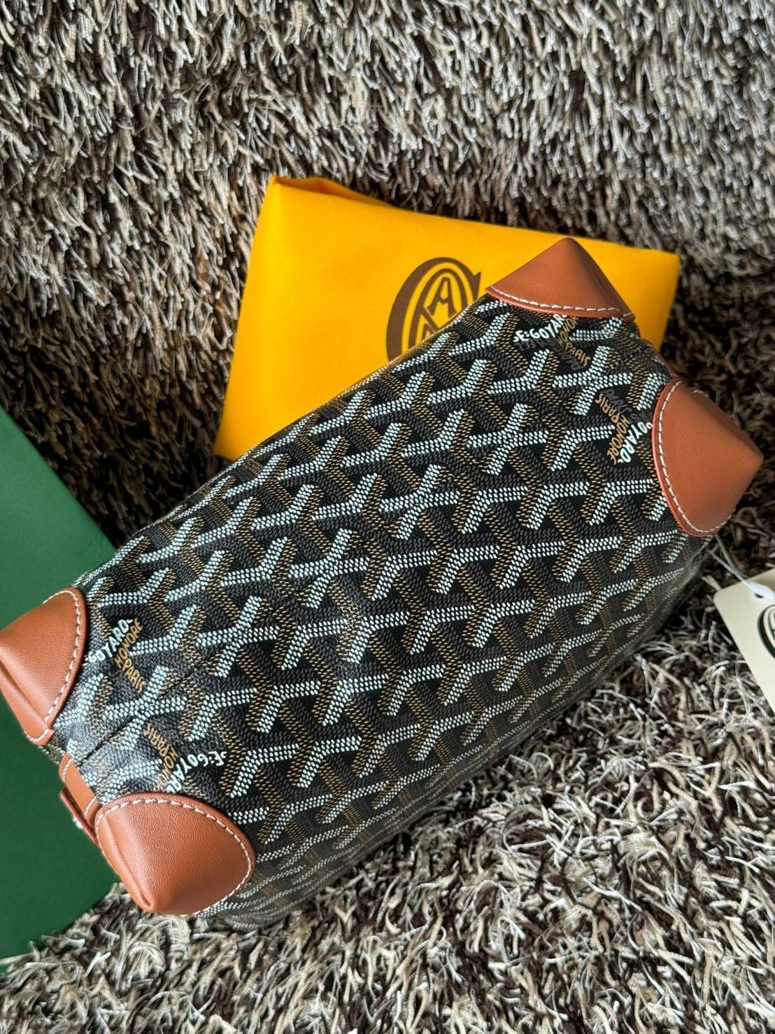 Goyard Bowling 25 Toiletry Bag กระเป๋าทรงพอชใช้งานง่ายกะทัดรัด รุ่นขายดี ใช้ได้ทั้งชายหญิง