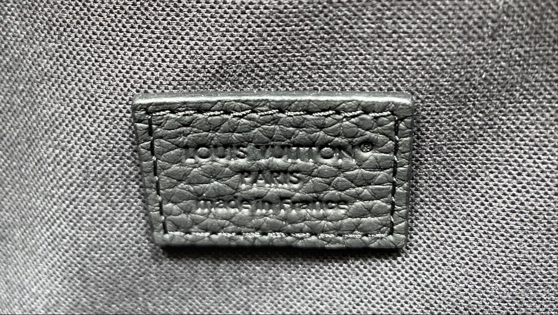 TOP ORI หนังแท้ | LV Soul Trunk Bag Taurillon leather with Monogram pattern กระเป๋าสะพายทรงทรังค์ ครอสบอดี้ขนาดกะทัดรัด หนังแท้เนื้อนุ่มประทับลาย Monogram หรูหราเป็นเอกลักษณ์ เสริมมุมโดดเด่นดีเทลหนังประณีต