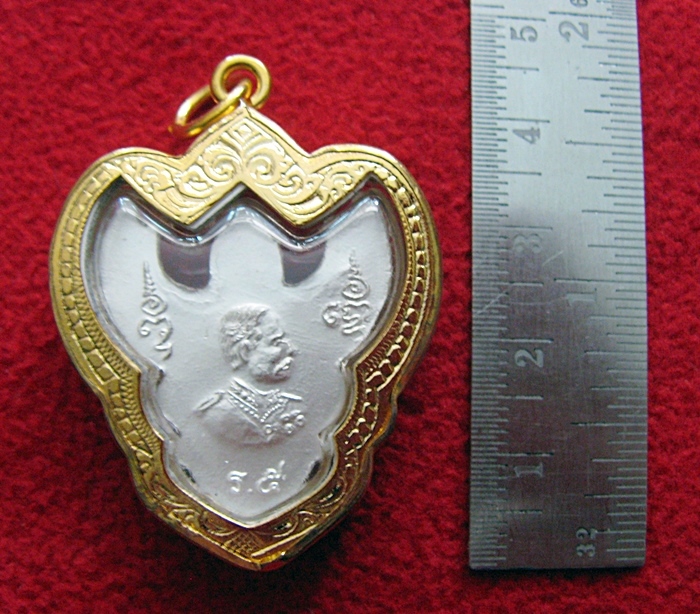 สินค้าหมดค่ะ จี้พญาครุฑหลังเสด็จพ่อร.5องค์ใหญ่เนื้อเงินไมครอนเลี่ยมทองไมครอนพร้อมใบคาถาค่ะ