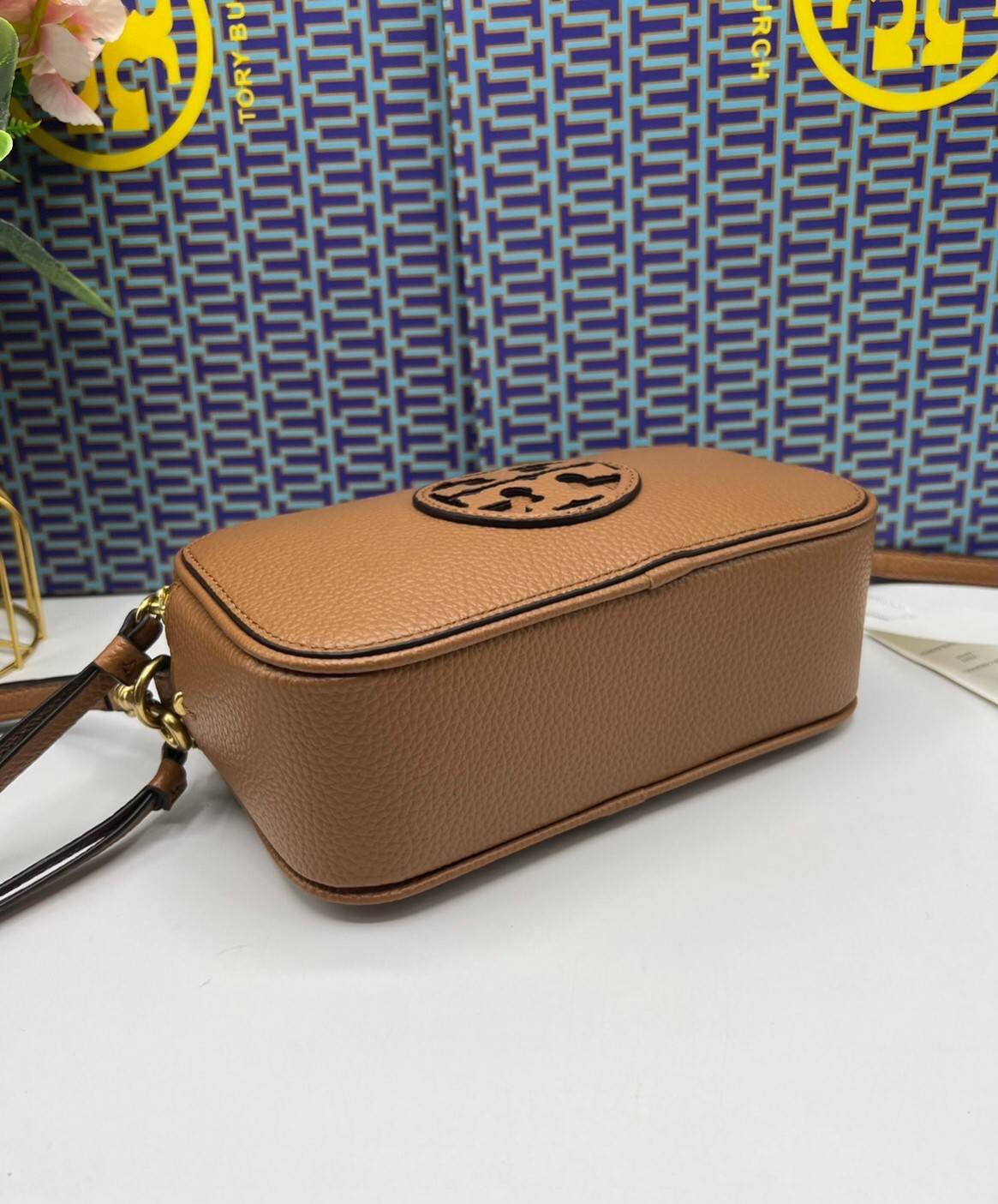 TORY BURCH Miller Mini Crossbody Bag / TORY CAMERA BAG / TORY BAG พร้อมส่ง 5 สี กระเป๋าสะพายใบเล็กมินิมอลในรูปทรงใหม่ที่คล่องตัว