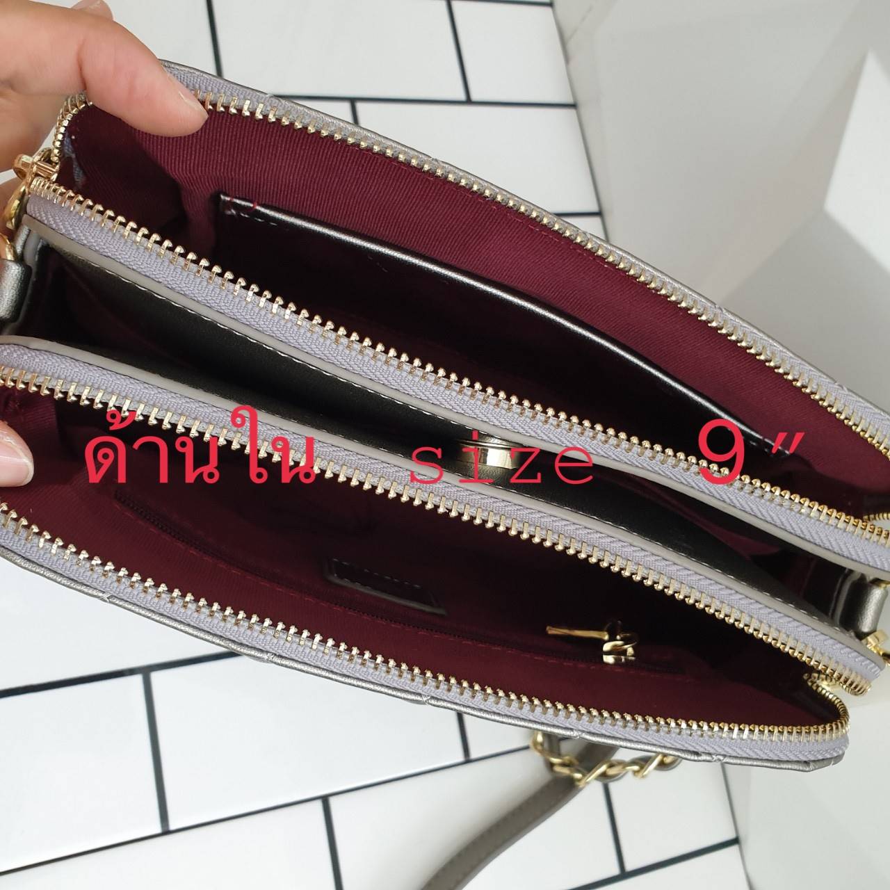 💥รุ่นขายดี มาเพิ่มแล้วค่า KEEP Carla รุ่นขายดีที่สุด ทรงน่ารักที่สุด รอบนี้หนังลายเรียบตัวใหม่ Microfiber สวย ทน กว่าเดิม 👍ตีตารางขึ้น ฟู นิ่ม สวย ดูแพง สะพายได้ทุกวัน เข้ากับชุดง่ายมาก Must have item !! ❤️#กระเป๋าที่มีสีเดียวไม่เคย