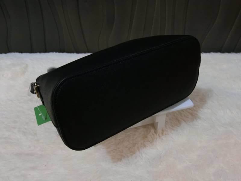 KATE SPADE CEDAR STREET MANDY แบรนด์ดังจากอเมริกาสุดฮิต กระเป๋าขนาดน่ารัก สะพายข้าง หนัง saffiano ภายในลายสวยเก๋สีทองเรียบหรู ทรงแข็งอยู่ทรง MUST HAVE!!