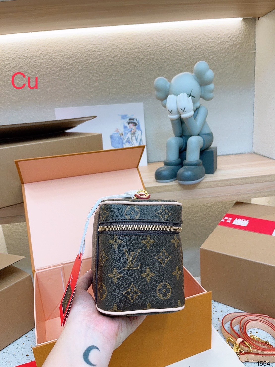 LV Nice Mini Toiletry Pouch / LV Nice Vanity / LV Nice BB Toiletry Pouch Monogram Canvas Bag พร้อมส่ง 3 ไซส์ Rare item กระเป๋าใส่เครื่องสำอางค์งานแบรนด์หรู ครบไซส์ มีสายยาวให้สะพายข้างได้ ในขนาด 6" และ 8" สายถอดได้ งานสวยตามรูปค่ะ