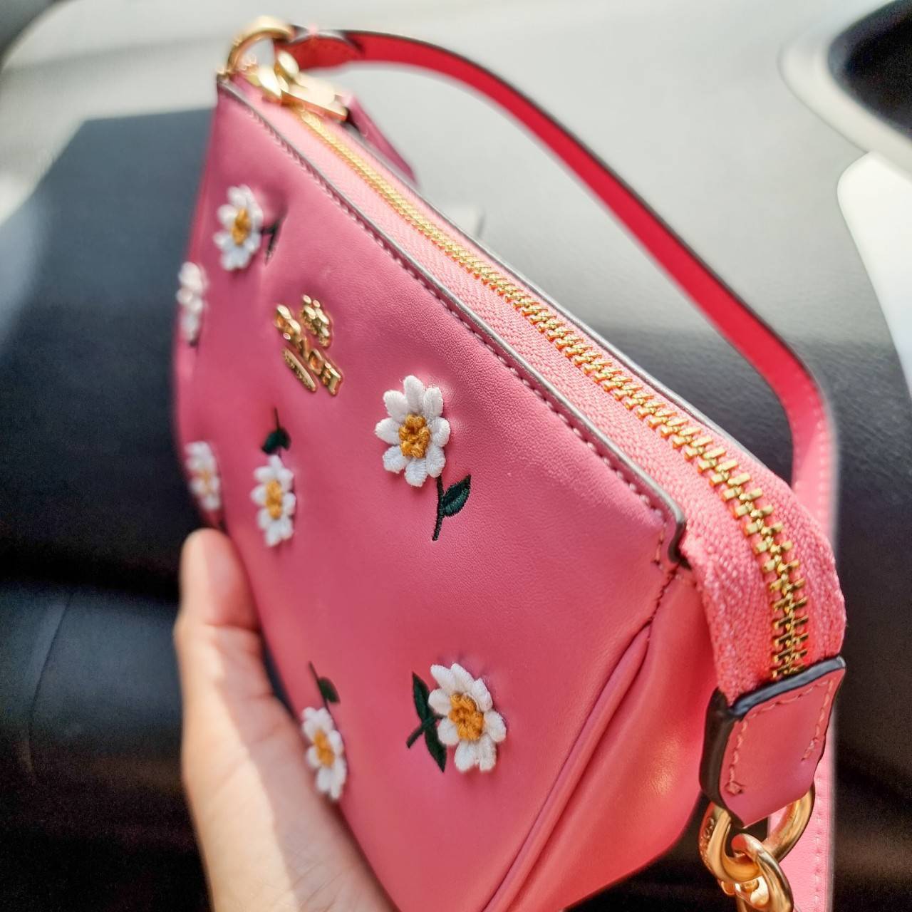ของแท้ 💯% COACH C3356 NOLITA 19 WITH DAISY EMBROIDERY คอลเลคชั่นใหม่ สีใหม่ล่าสุด ยังไม่เข้า shop ไทย!! สวยหวาน น่ารักน่าใช้