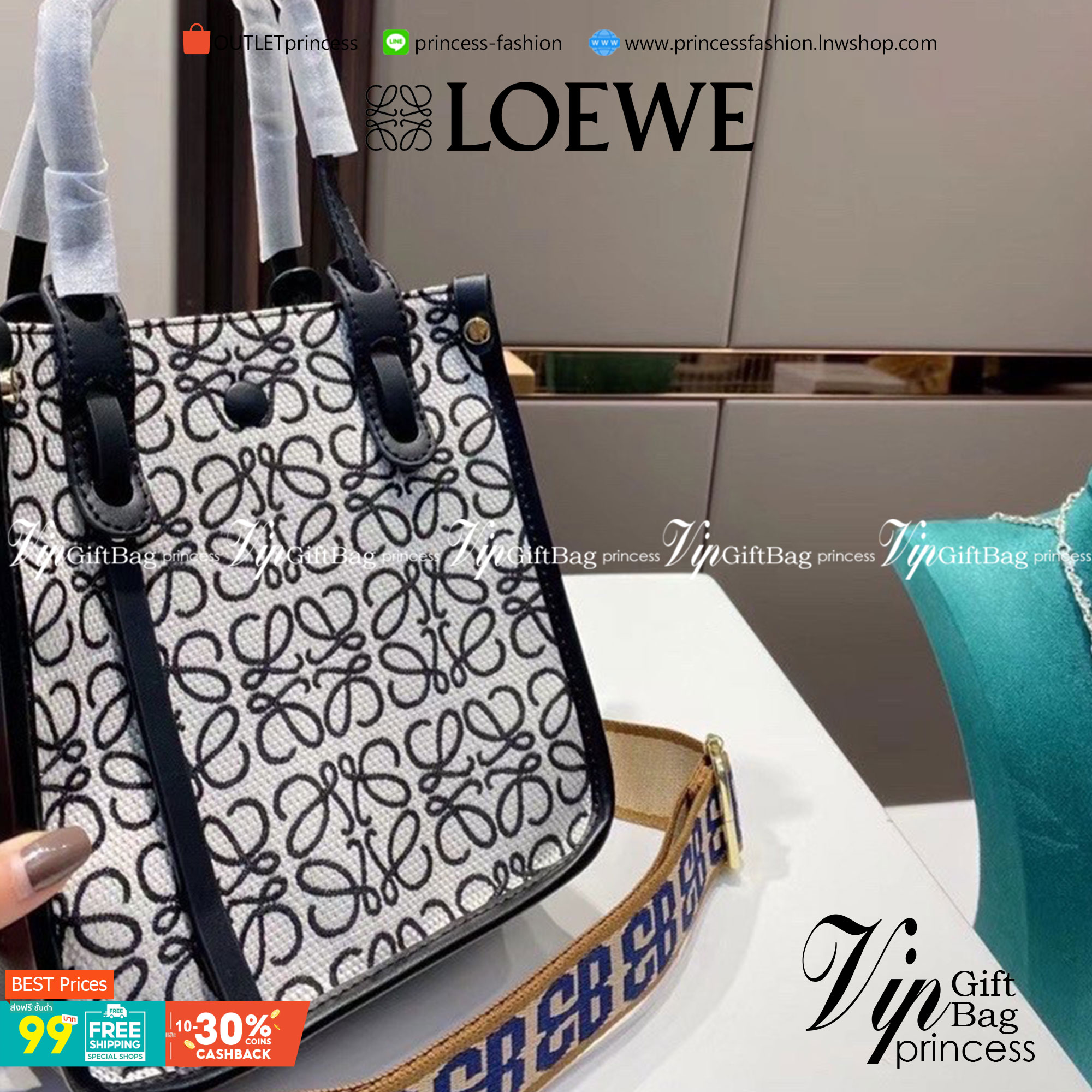 LOEWE MINI TOTE BAG พร้อมส่งที่ไทย ที่นี่ที่เดียว (งานจริงสวยน่ารักมากค่ะ) กระเป๋าที่ตอบโจทย์สายชิคมากๆค่ะ มีขนาดพอเหมาะสำหรับจัดเก็บสิ่งของสำคัญ ออกแบบมาให้เข้ากับไลฟ์สไตล์ที่ไม่หยุดนิ่งของคุณ แอกเซสซอรี่ที่เติมเต็มทุกลุคของคุณ กระเป๋าโท้ทสุดประณีตใบนี้ร