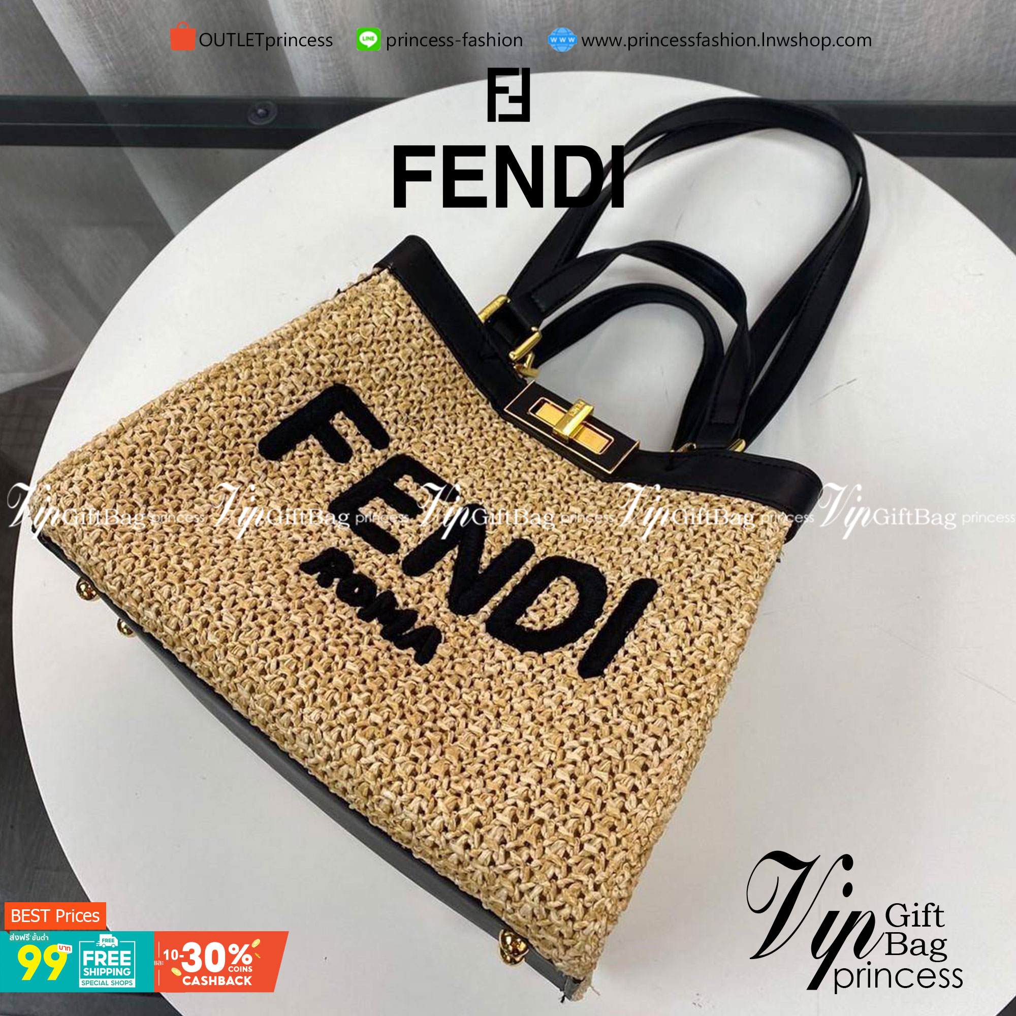 Fendi New Tote Gift bag กระเป๋าสานถือหรือสะพายข้าง ด้านหน้าปักโลโกแบรนด์ อะไหล่ทองหรูหรา น้ำหนักเบา ด้านในโล่ง จุของได้เยอะ สายสั้นสายยาวถอดสายไม่ได้ พับเก็บด้านในกระเป๋าได้ เหมาะกับวันสบายๆ ใบเดียวเที่ยวได้หมดไม่มีเอ้า จะถือหรือสะพายข้างก็เริ่ด ใบนี้เรีย